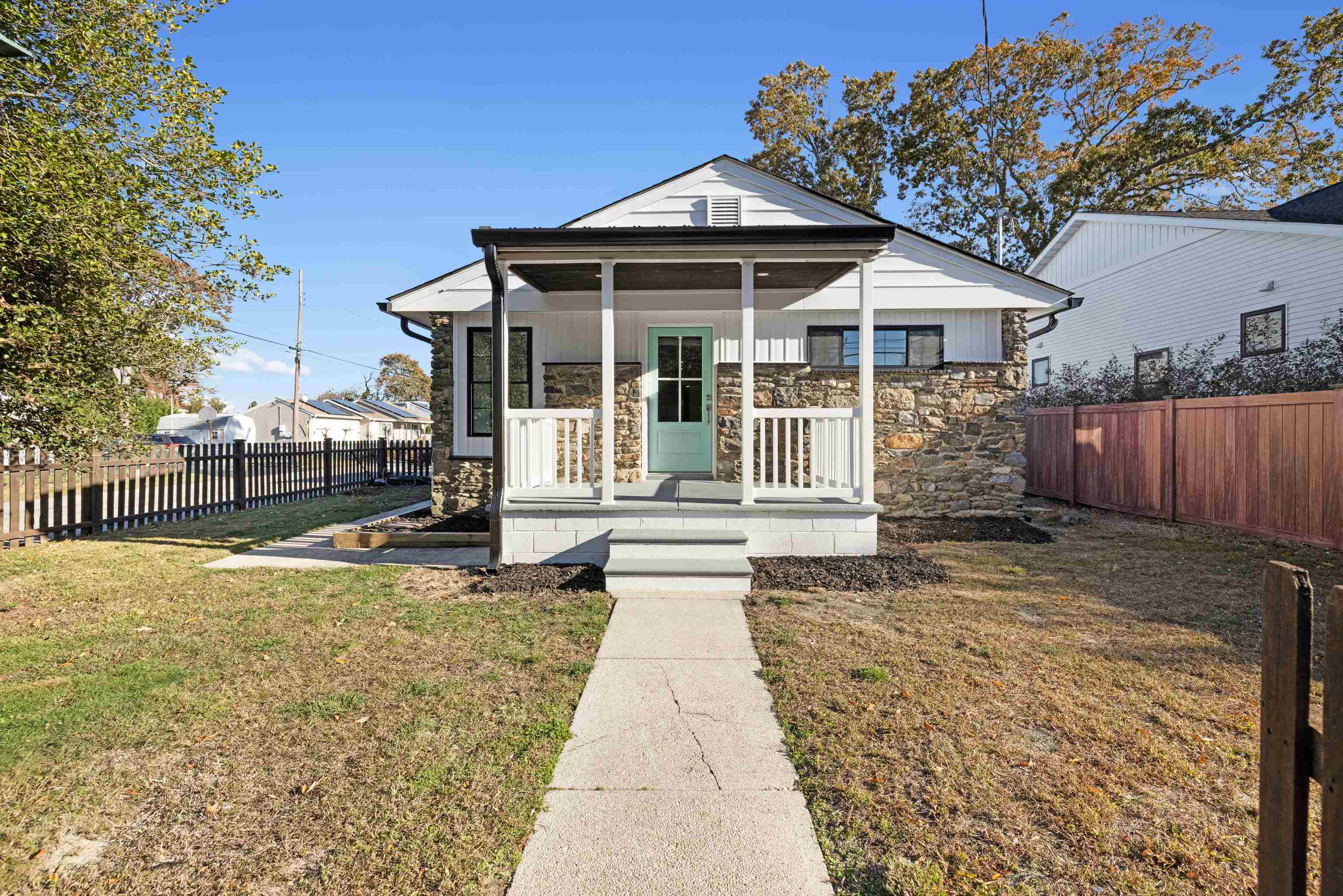 31 Bayberry Road - Picture 1