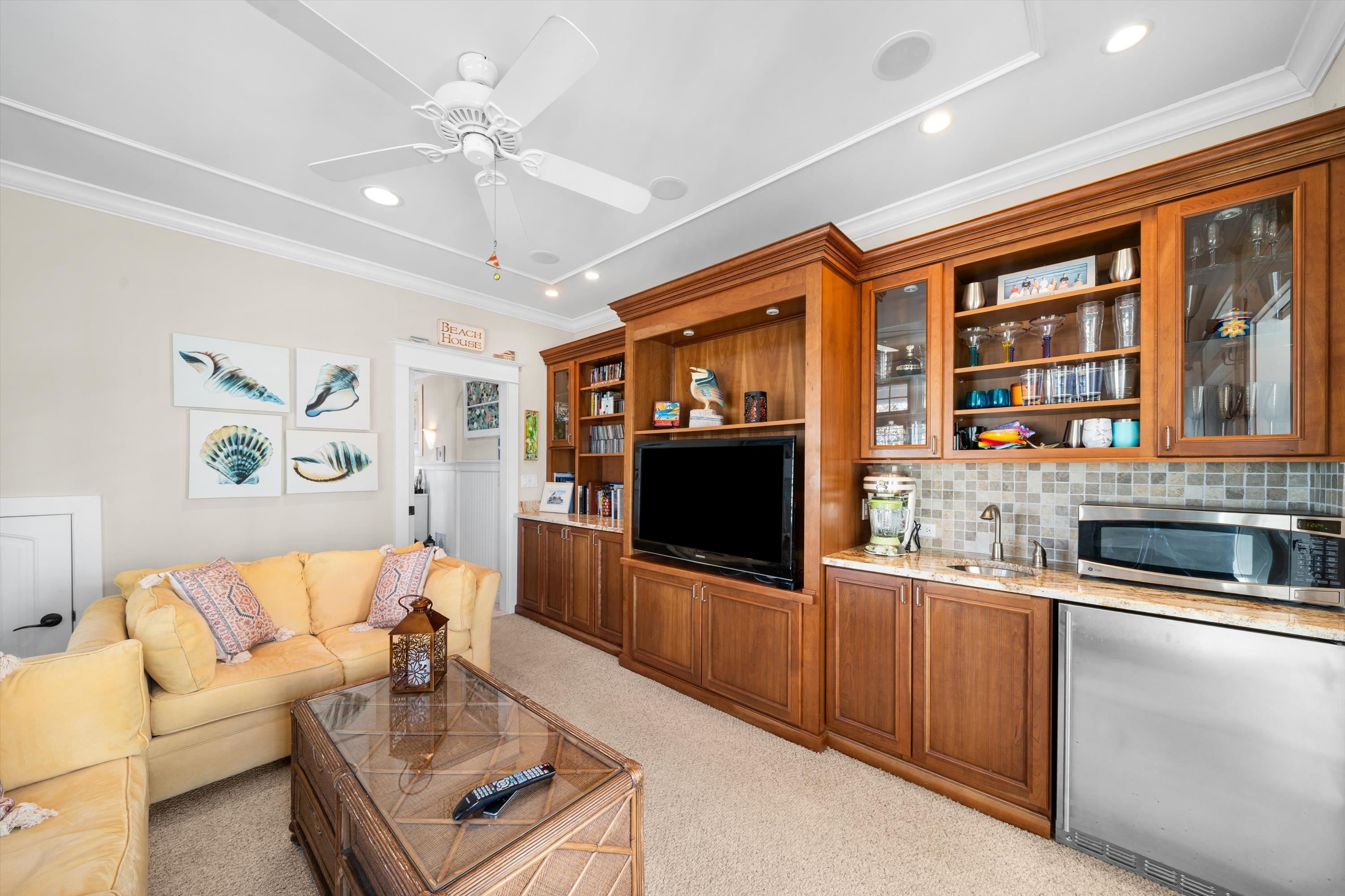 8600 Second Avenue