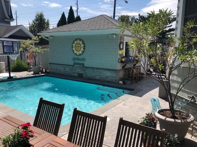 8600 Second Avenue