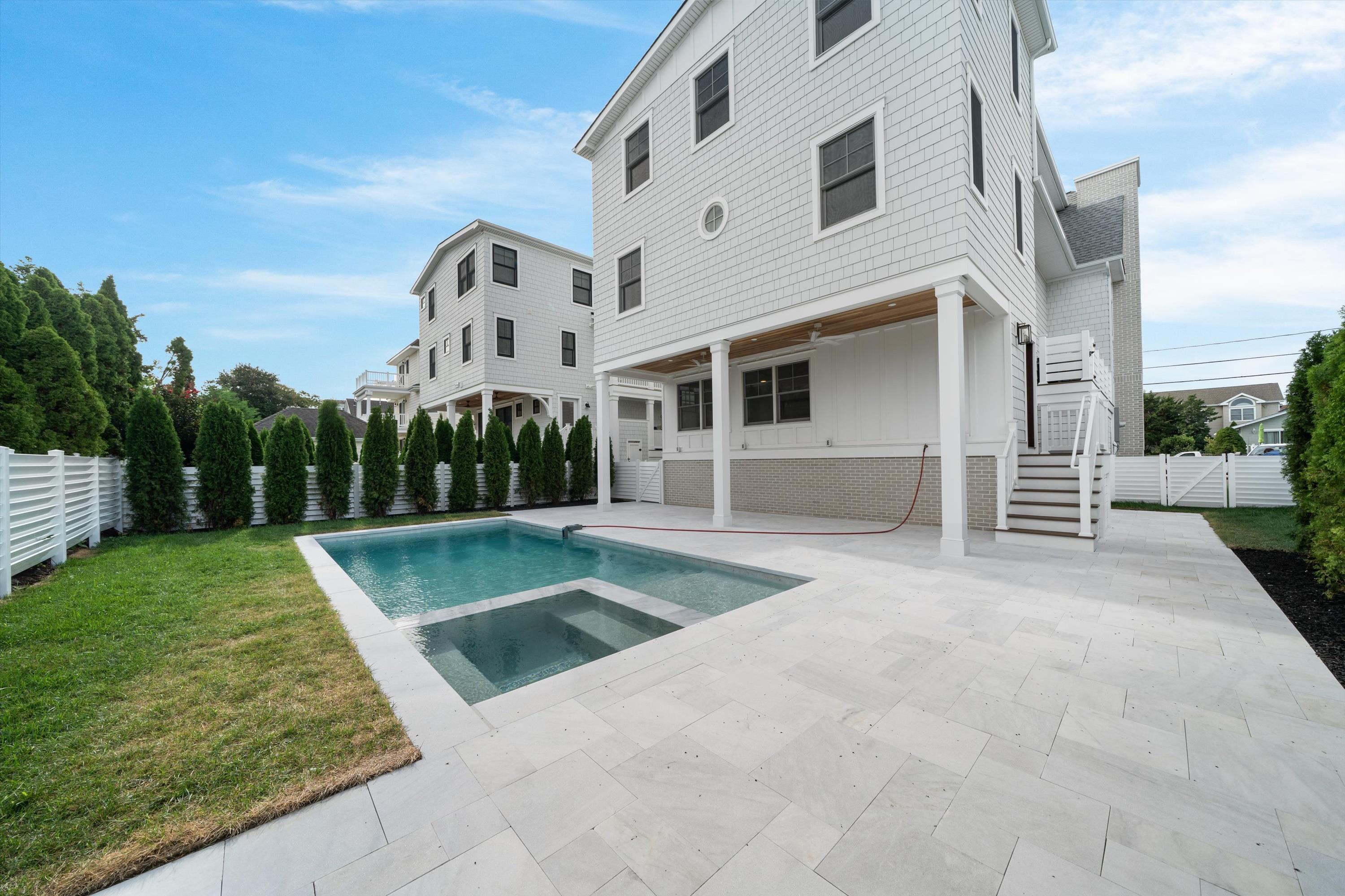 179 32nd Street - Picture 1
