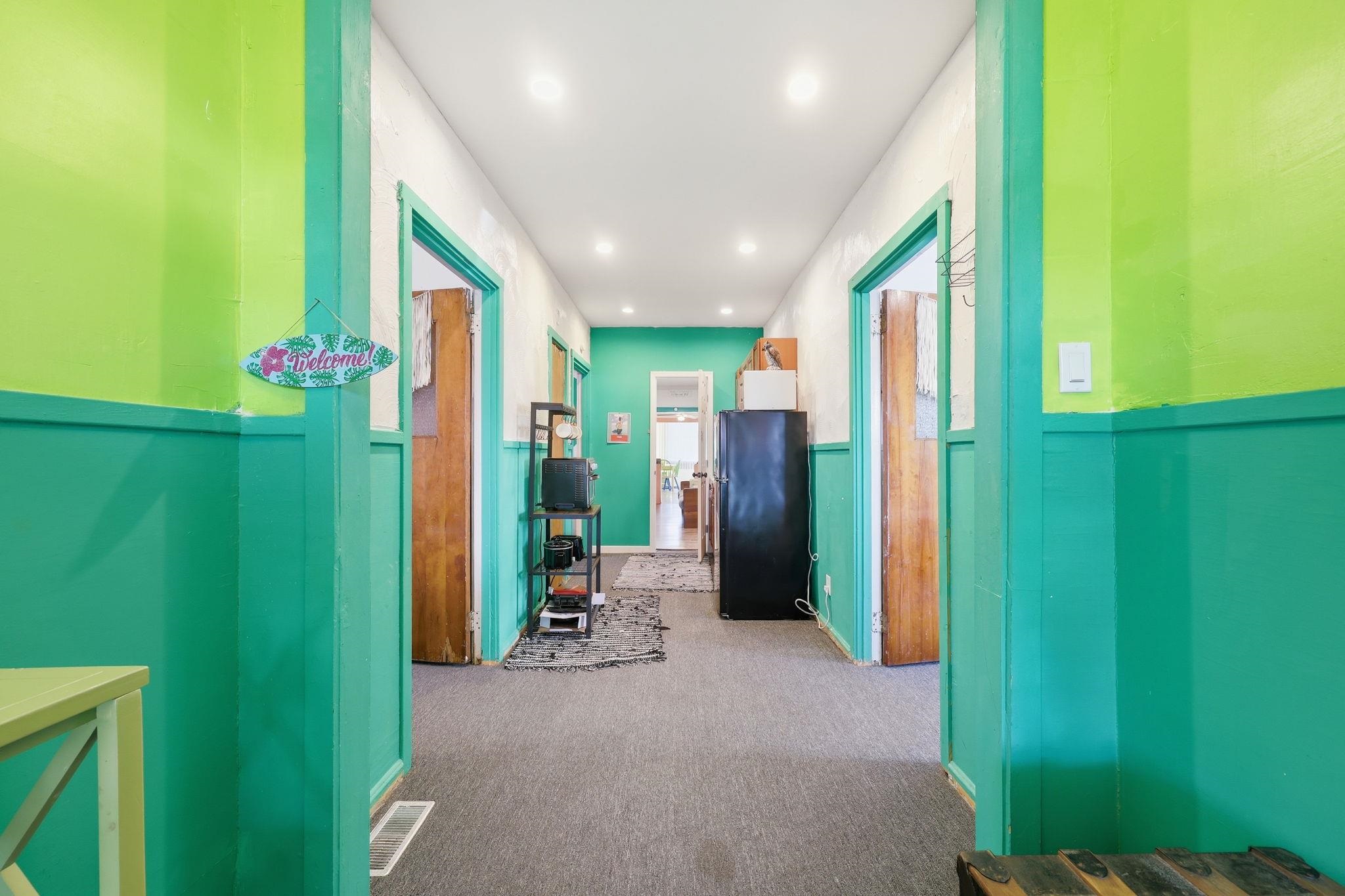 128 W Roberts Avenue