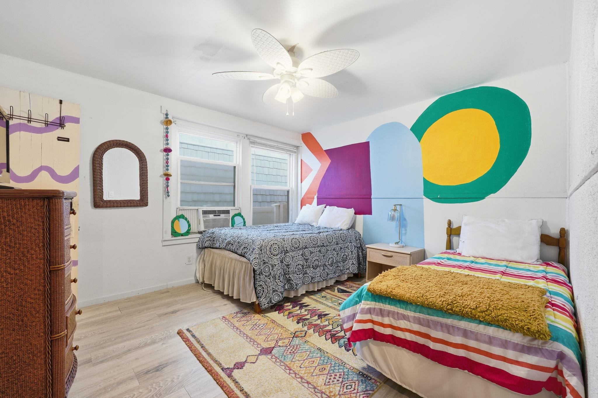 128 W Roberts Avenue