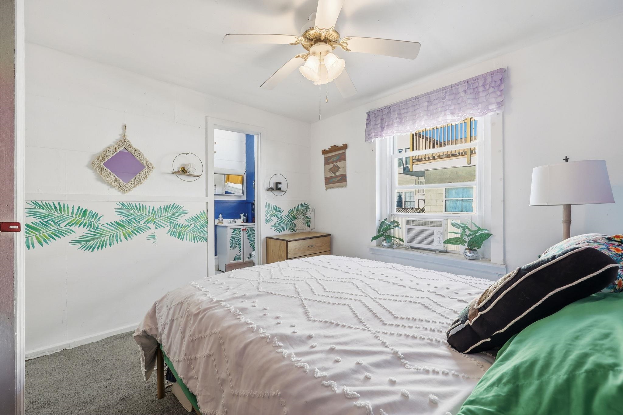 128 W Roberts Avenue