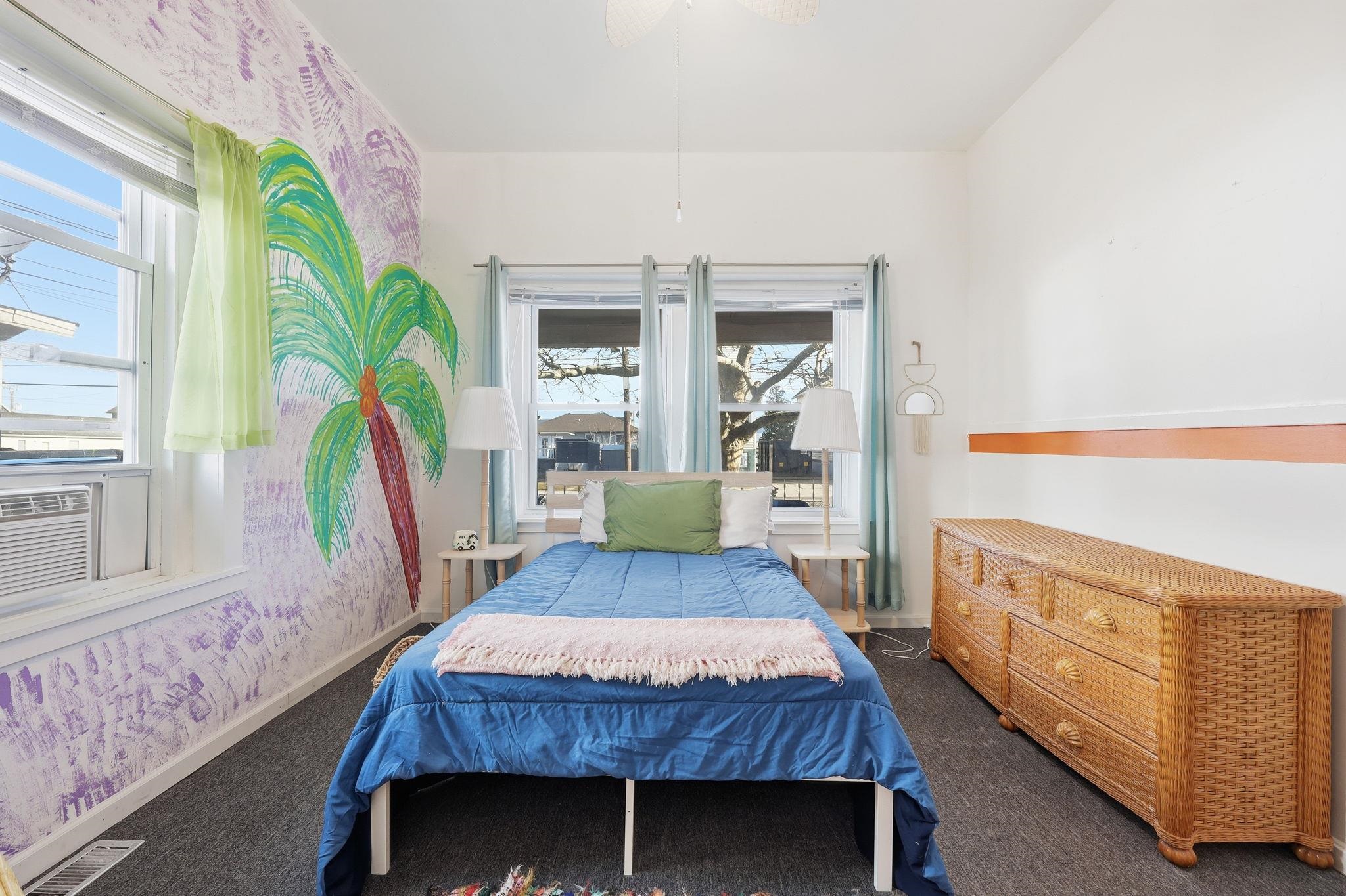 128 W Roberts Avenue