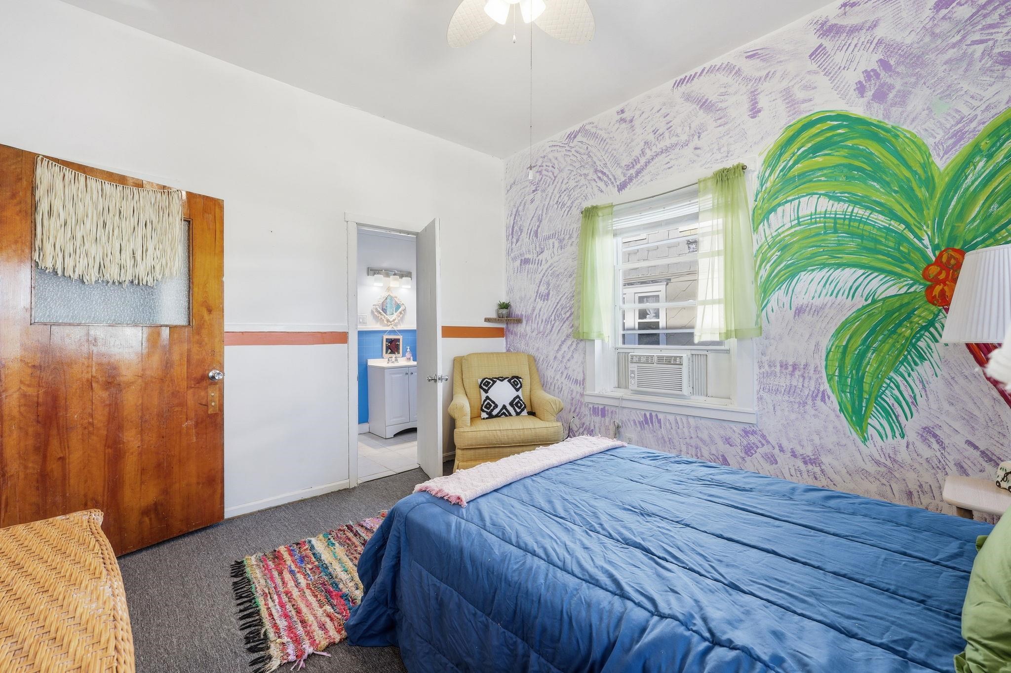 128 W Roberts Avenue