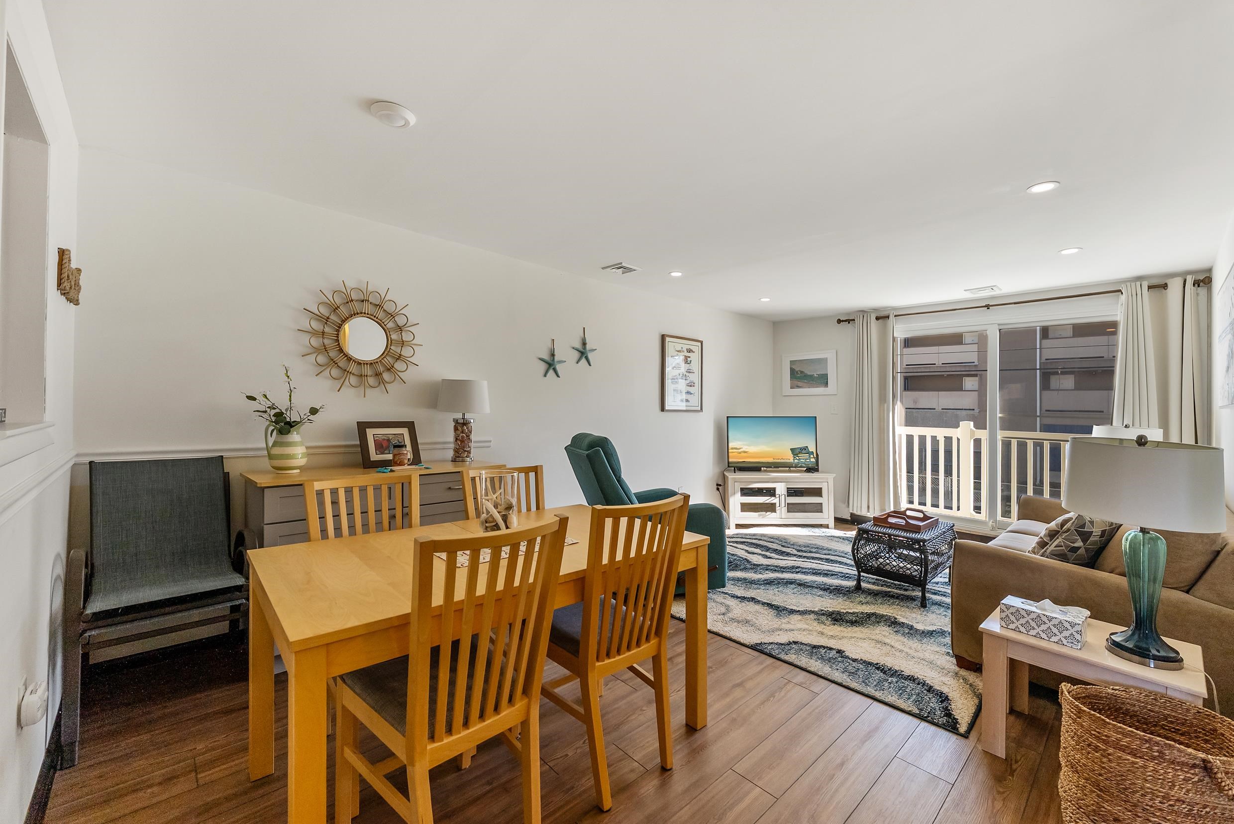 26 42nd Street - Picture 2