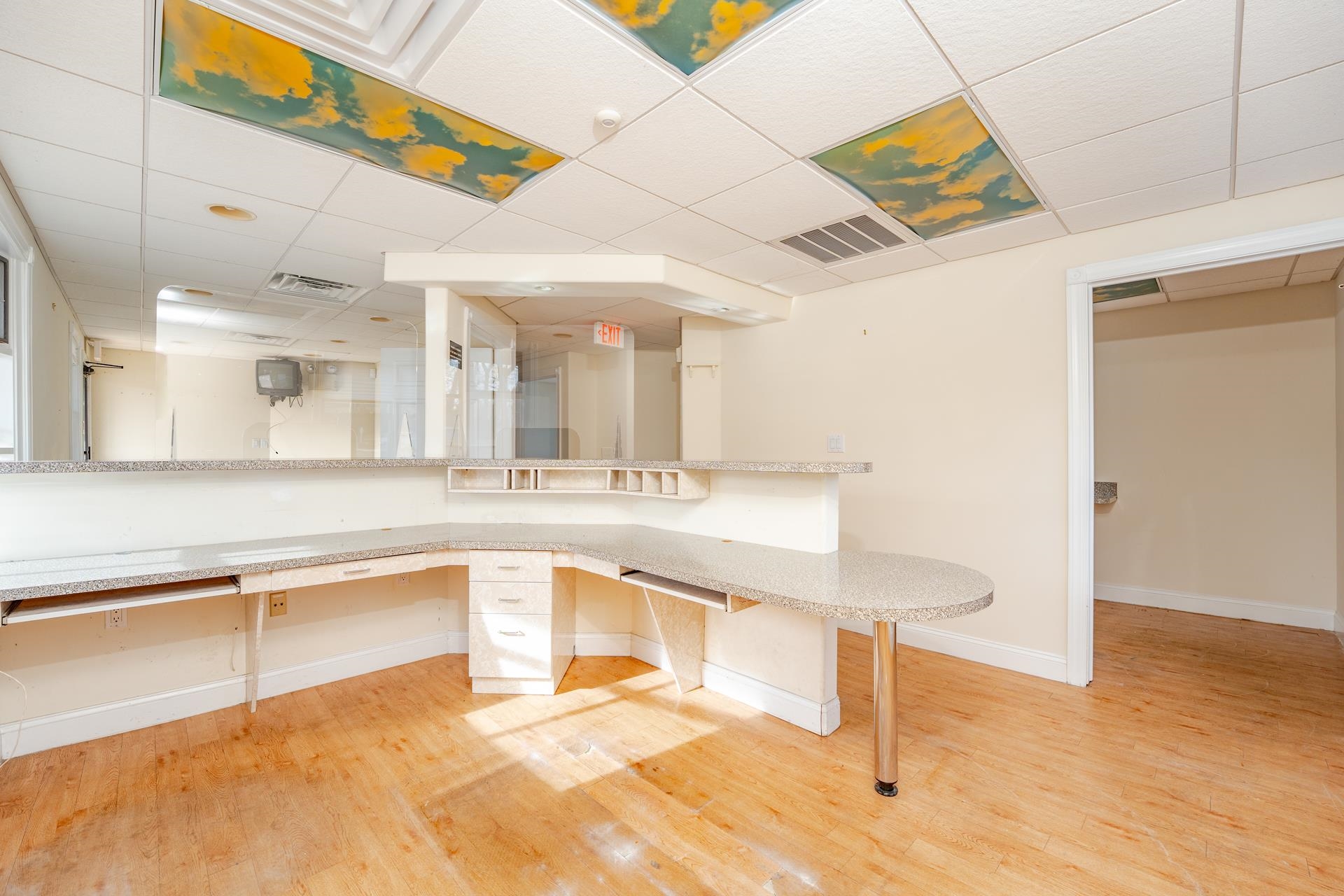 98 New Road - Picture 31