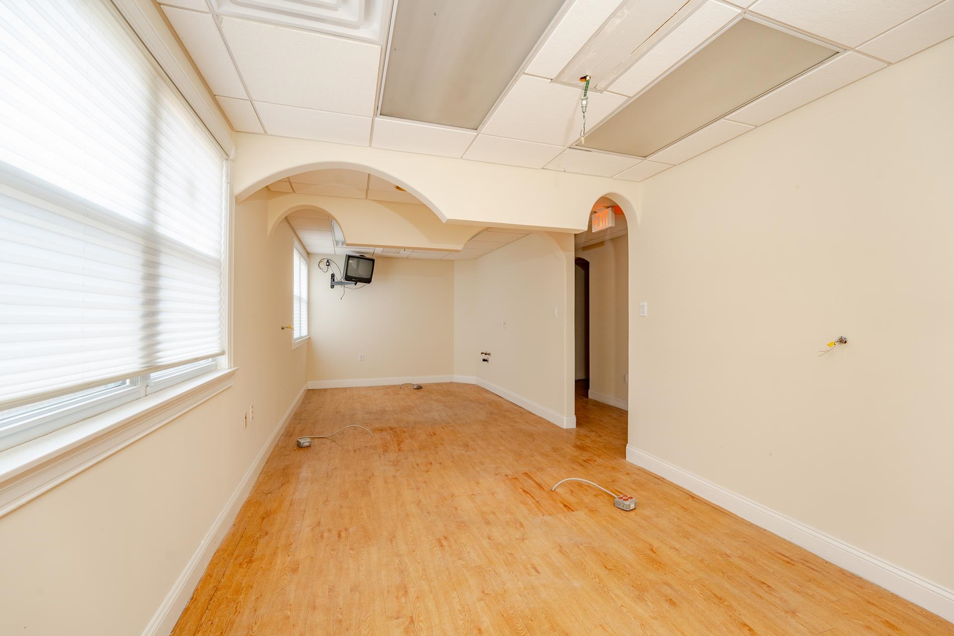 98 New Road - Picture 34