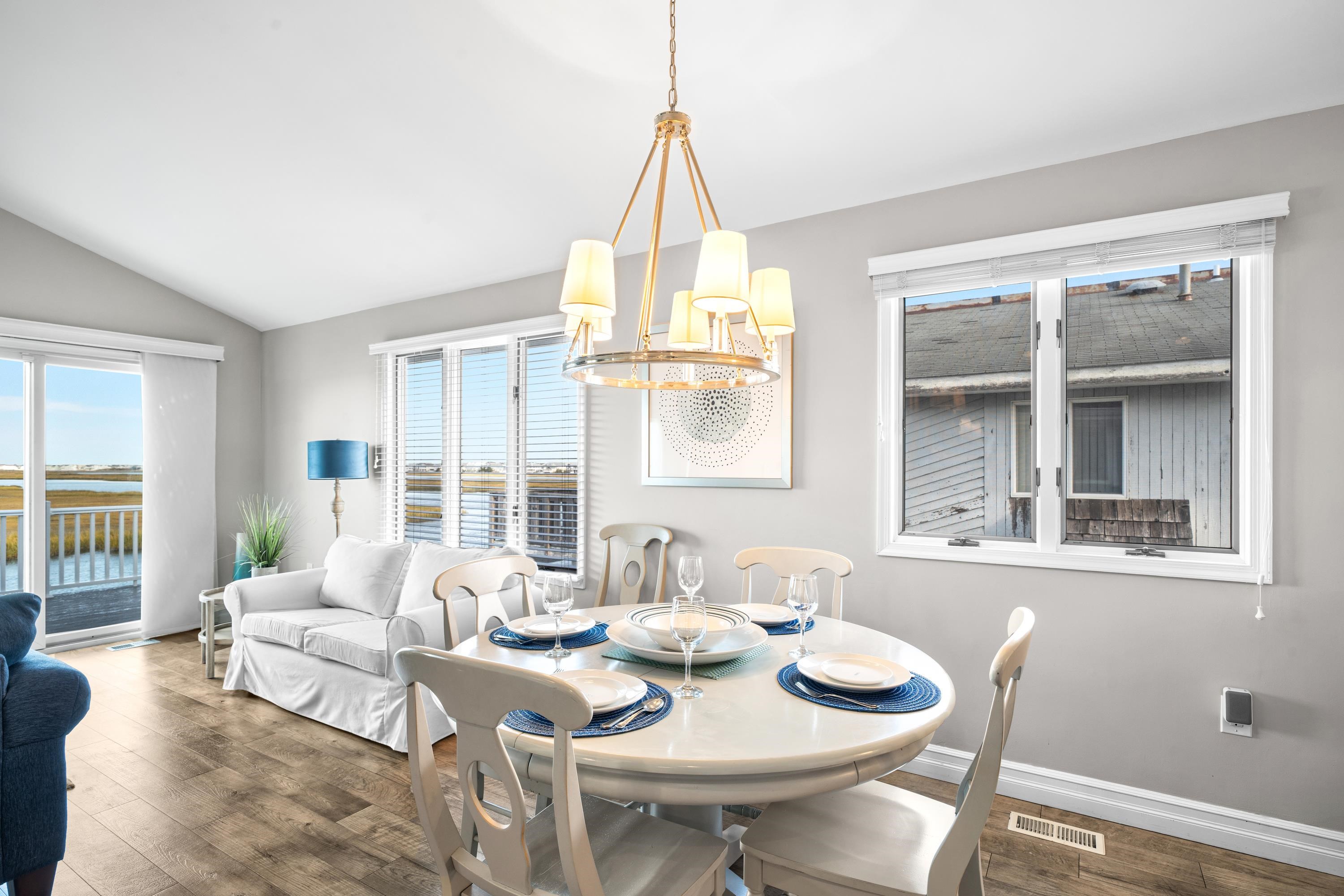 2934 Ocean Drive - Picture 9