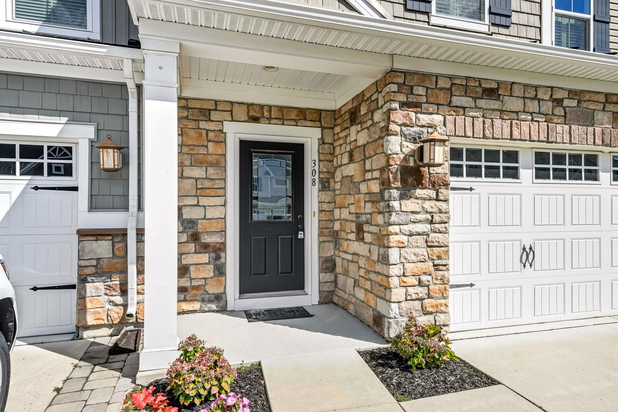 308 Bay Breeze Boulevard - Picture 1