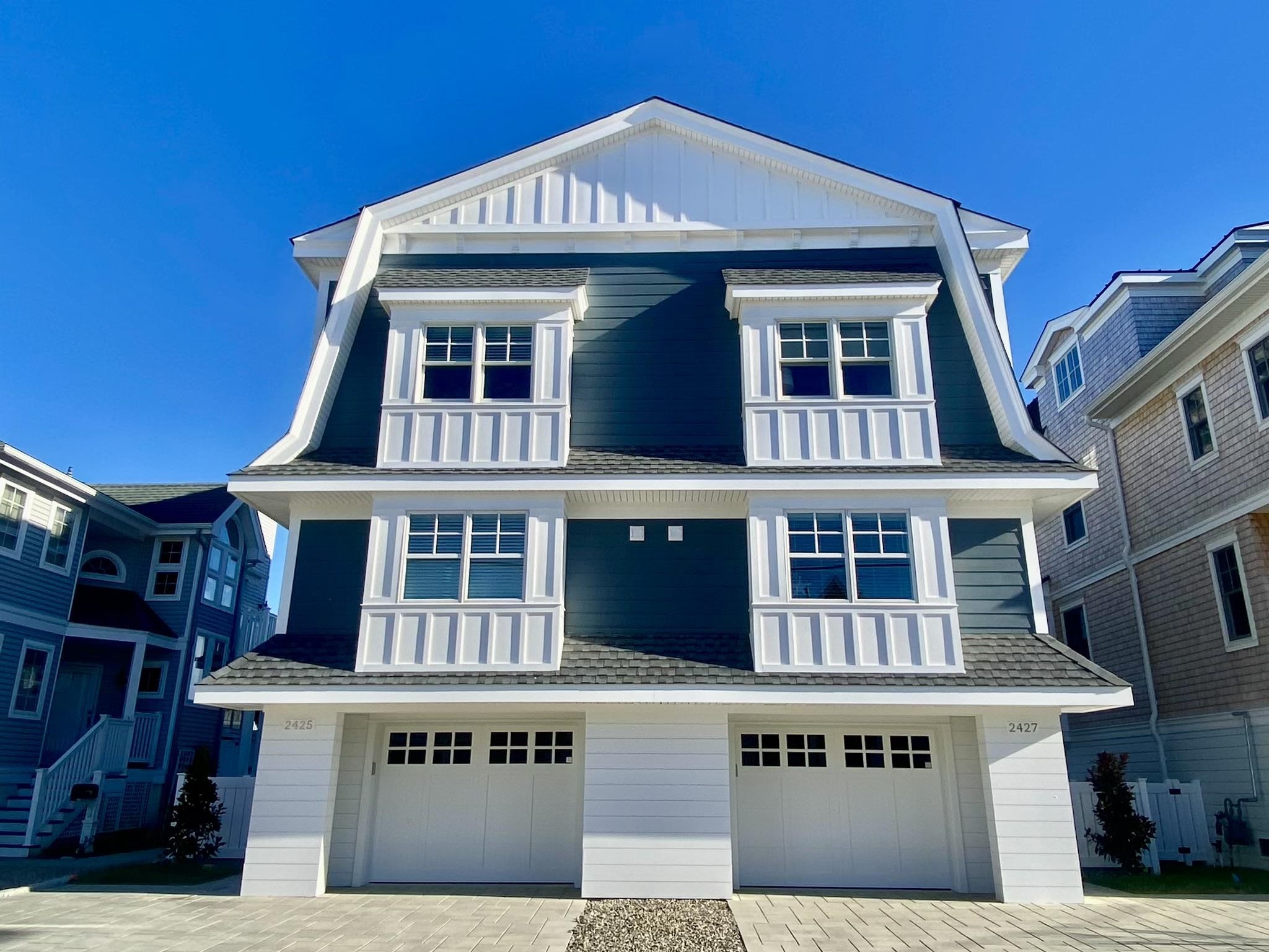 2425 Harbor Avenue, Avalon