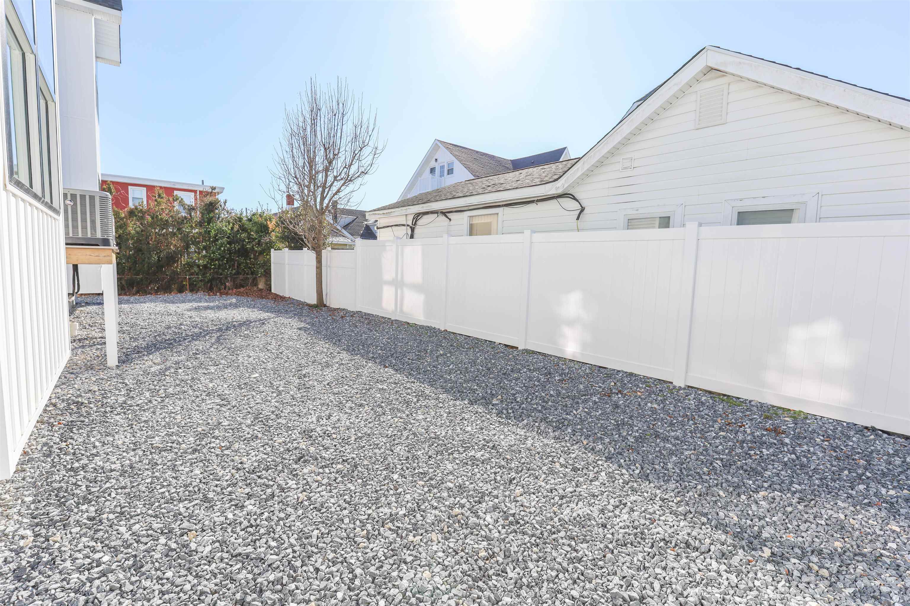 120 E Morning Glory Road