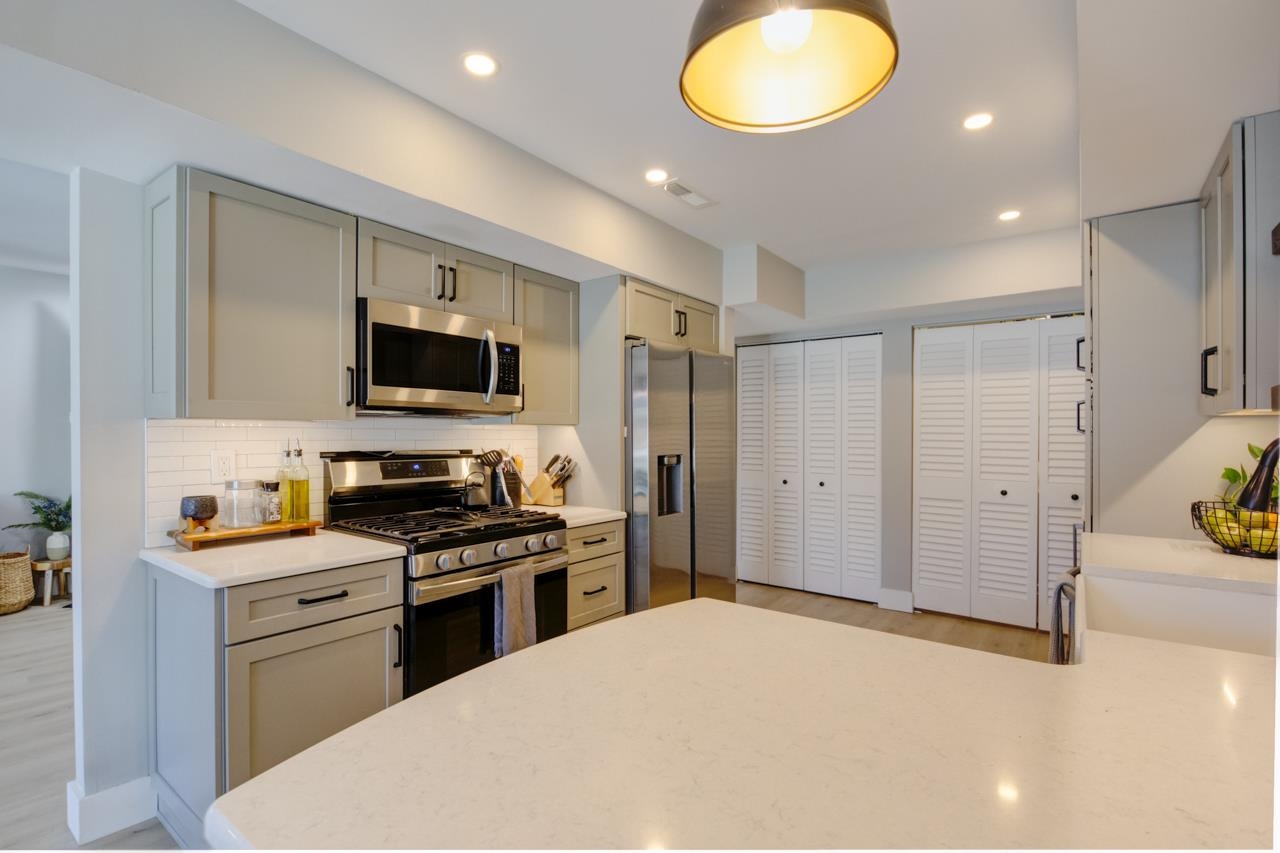 604 Route 9 N - Picture 1