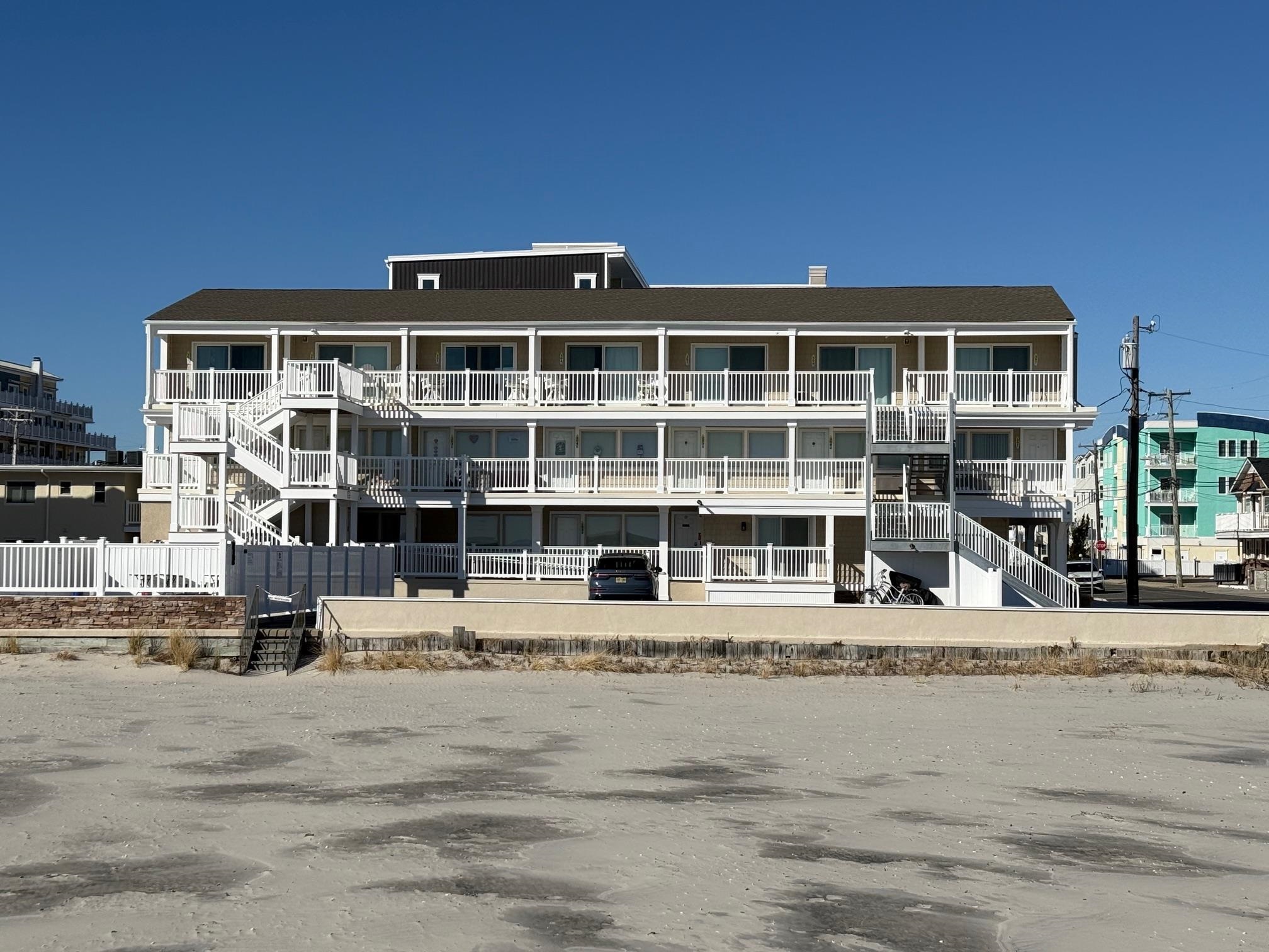 422 E Farragut Road