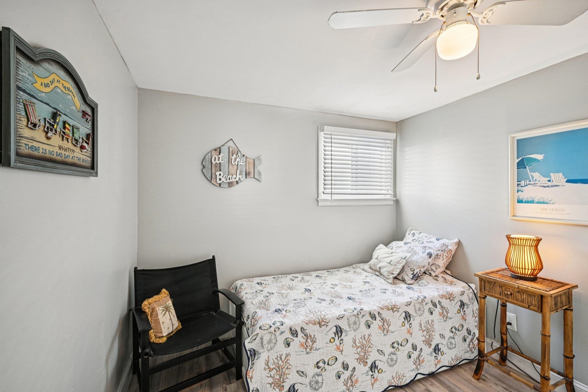 318 E Hollywood - Picture 17