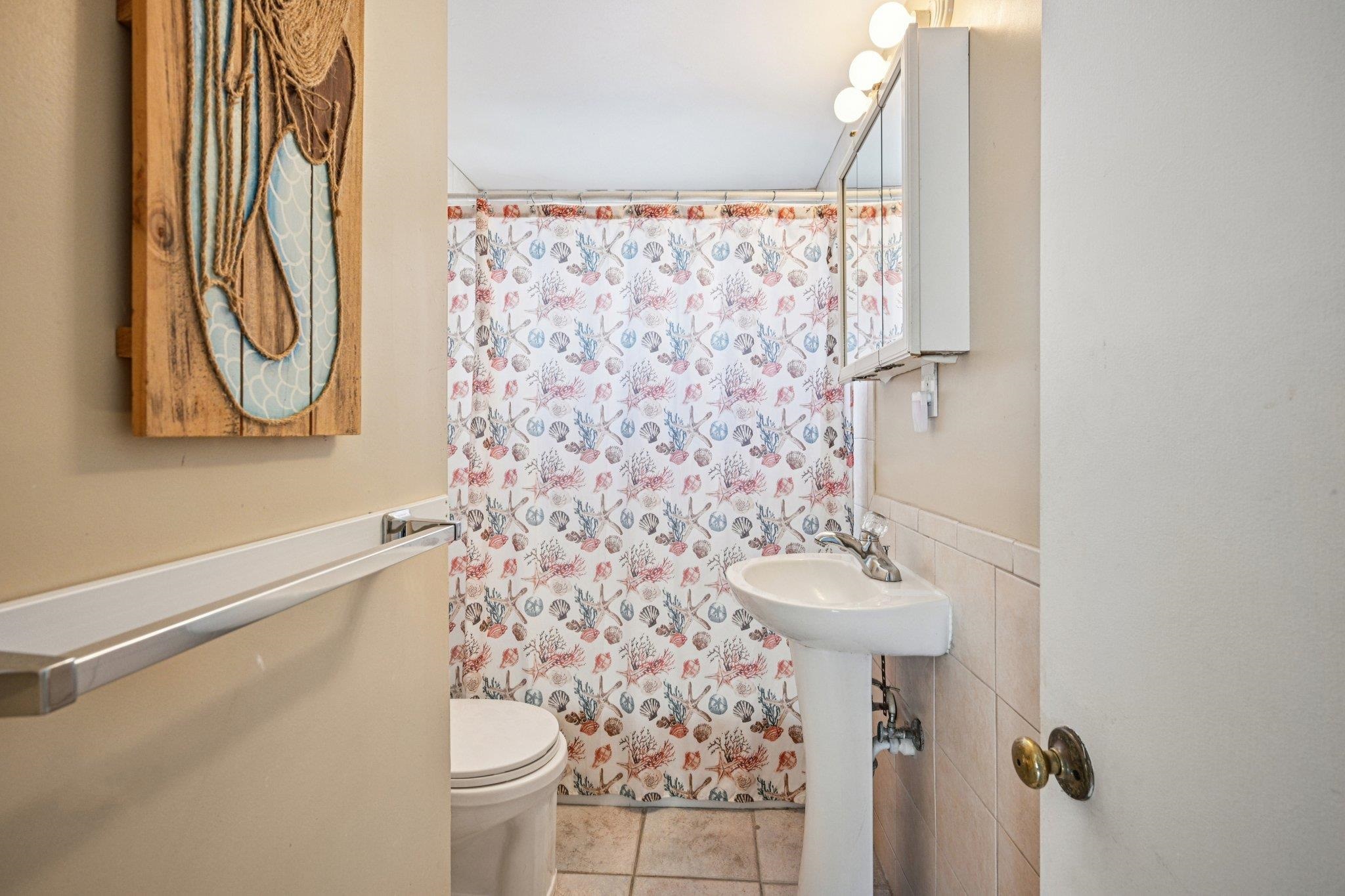 318 E Hollywood - Picture 20