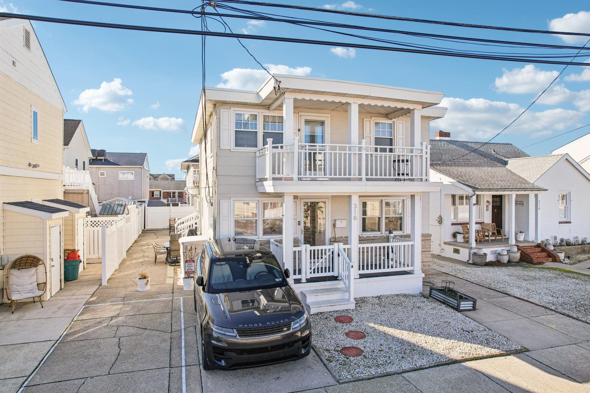 318 E Hollywood - Picture 24