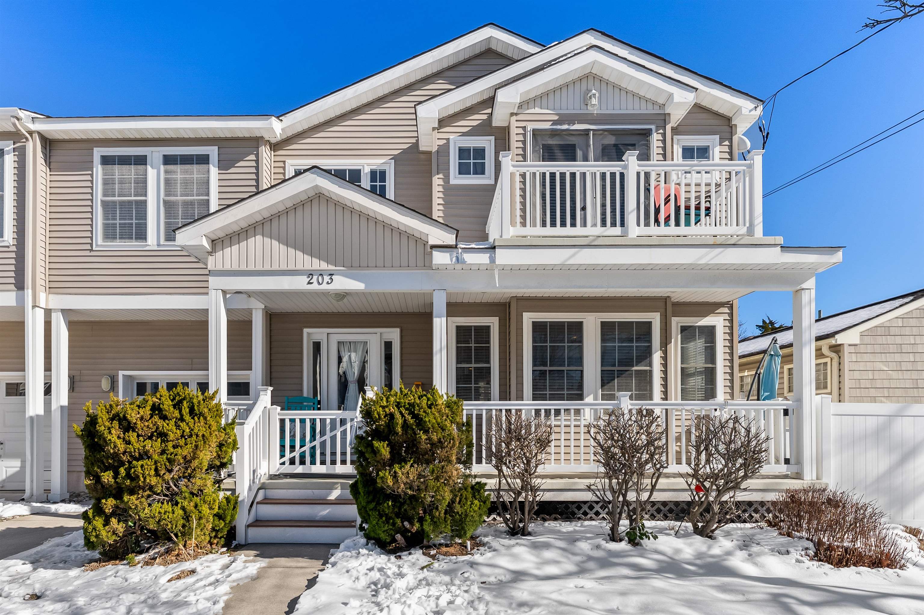 203 E Columbine Road
