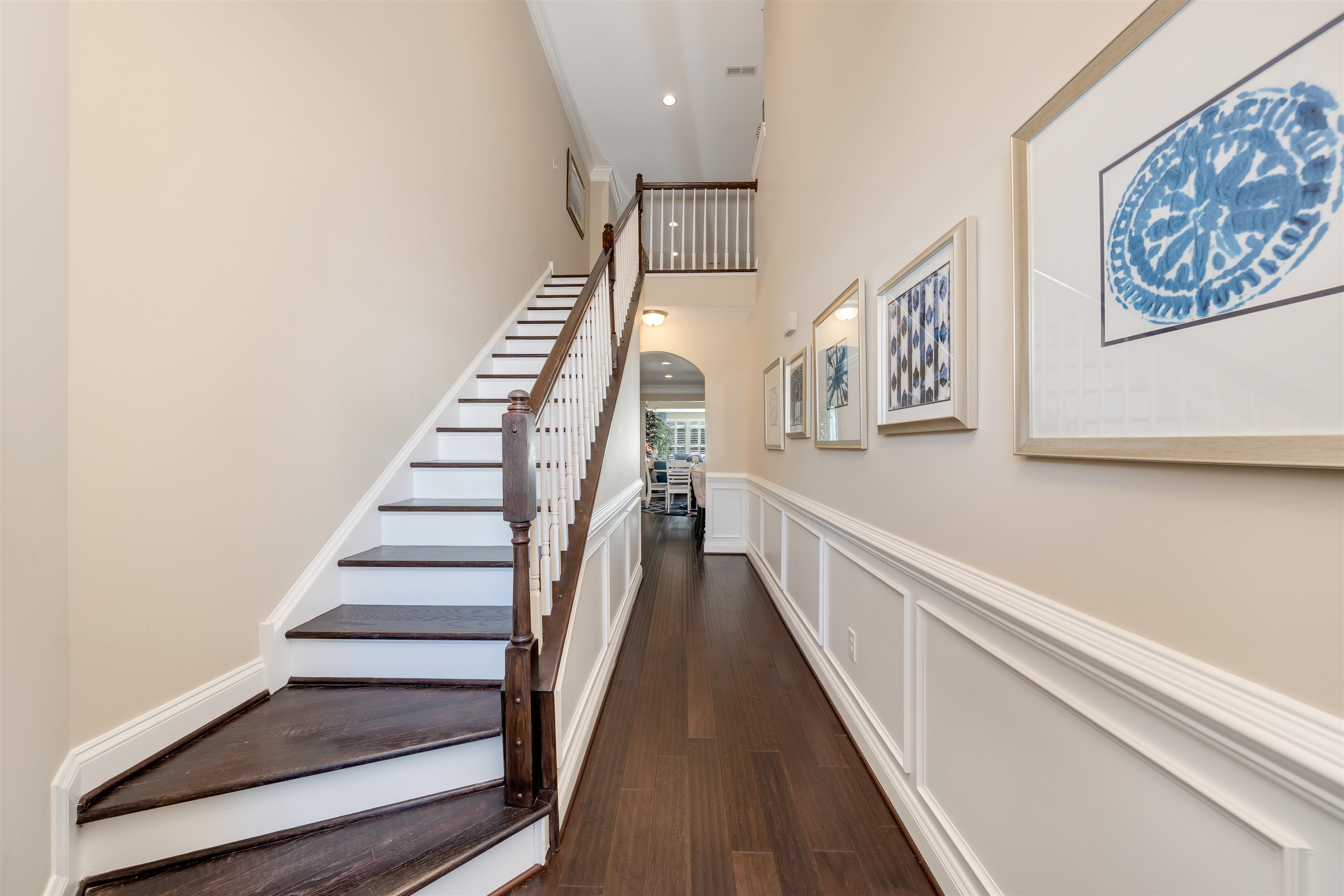 407 Bay Breeze Boulevard - Picture 2