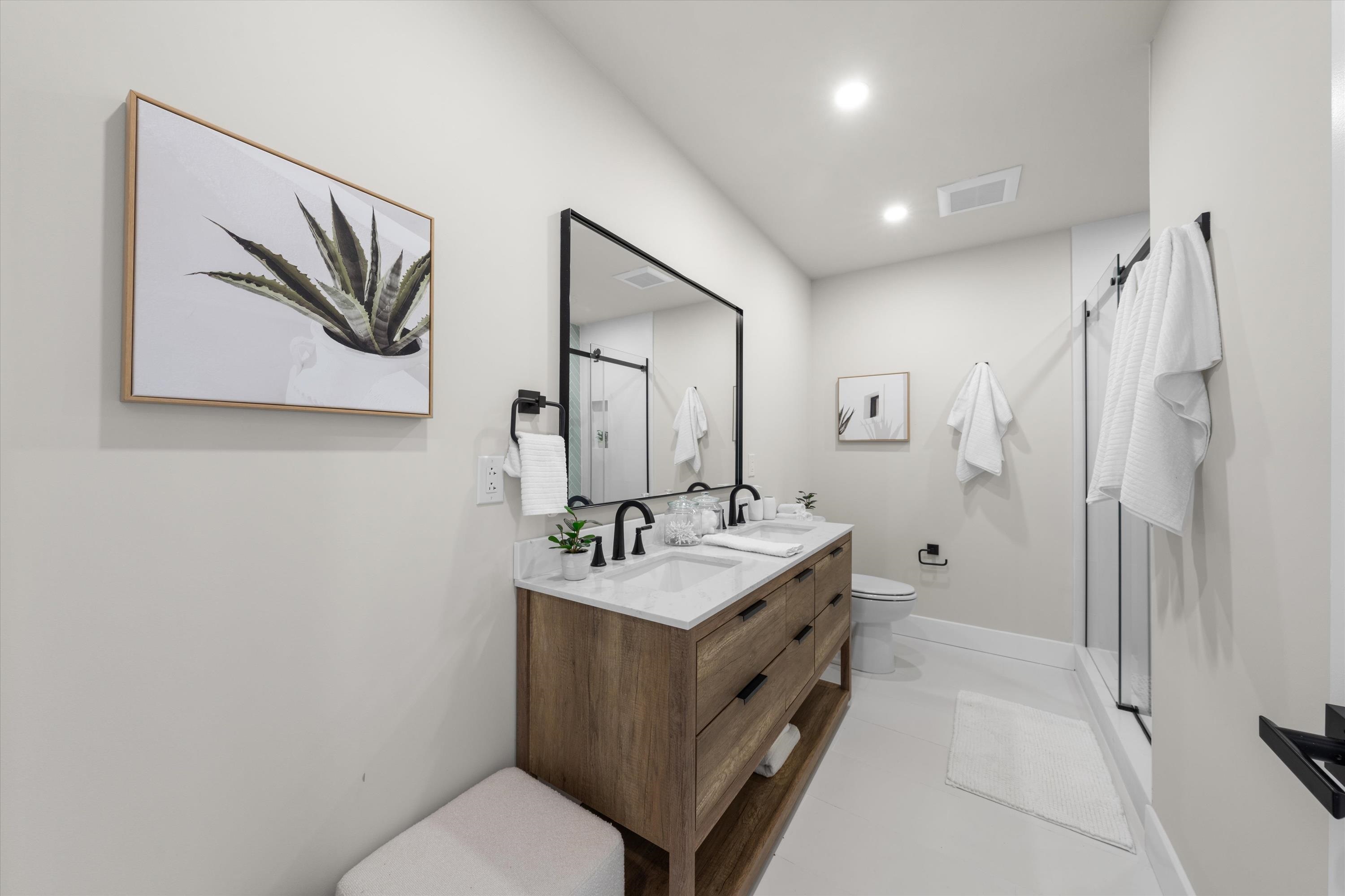 323 E Oak Avenue - Picture 38