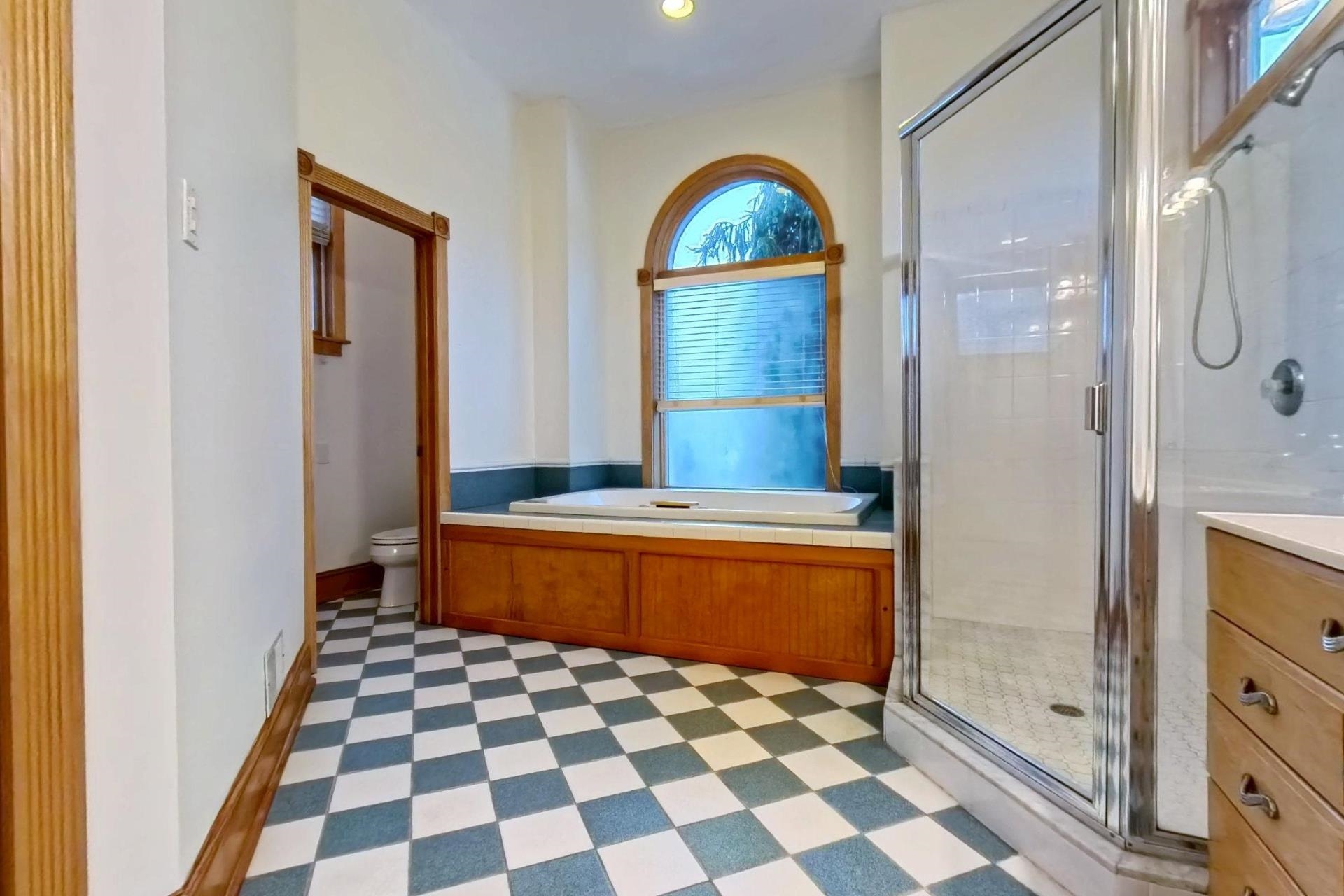 11 Holly Knoll Drive