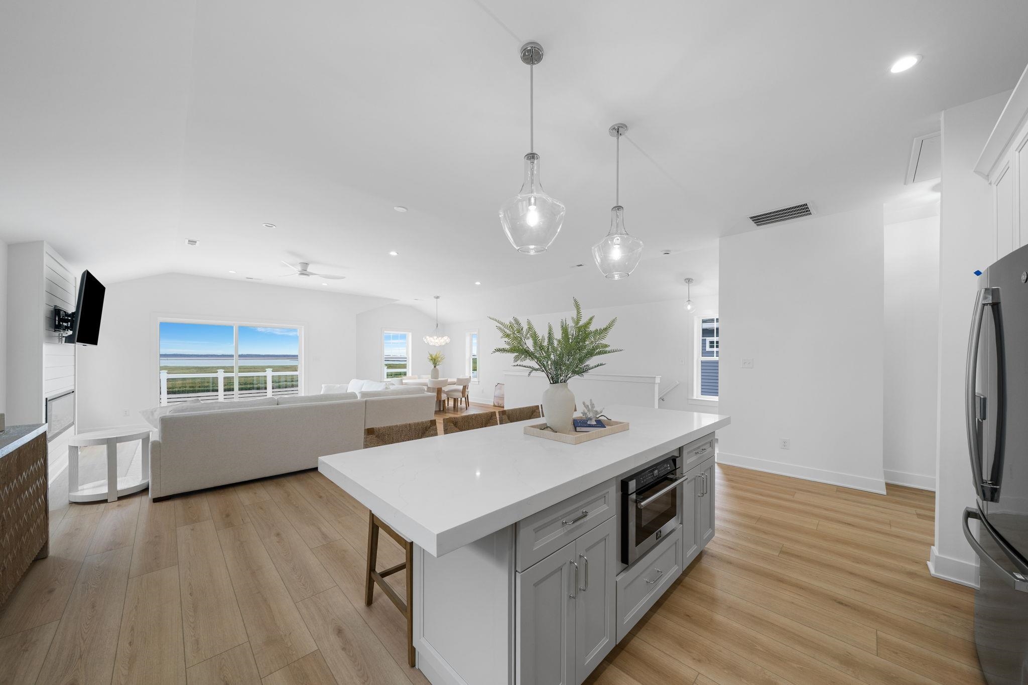 723 W Spruce Avenue