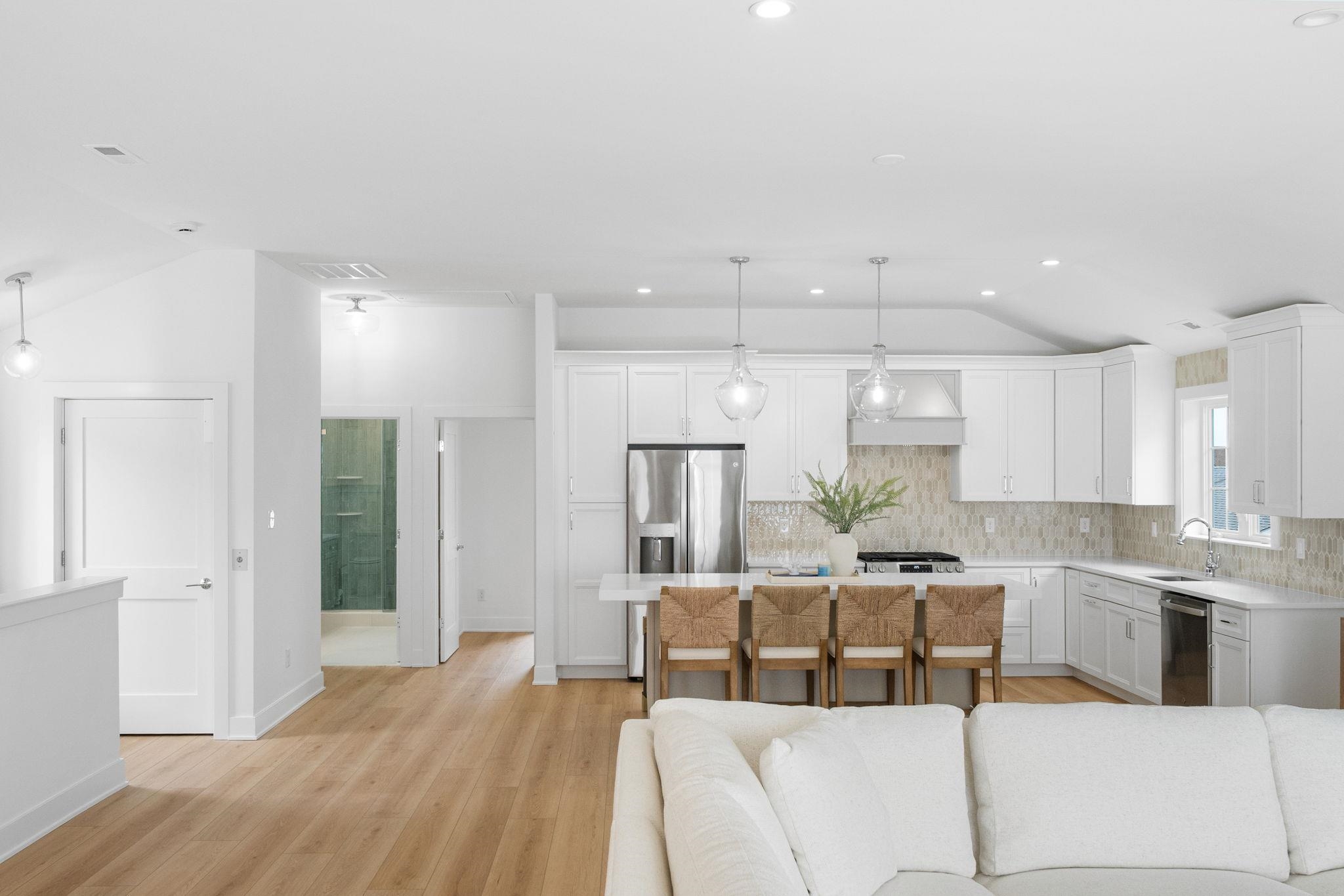 723 W Spruce Avenue