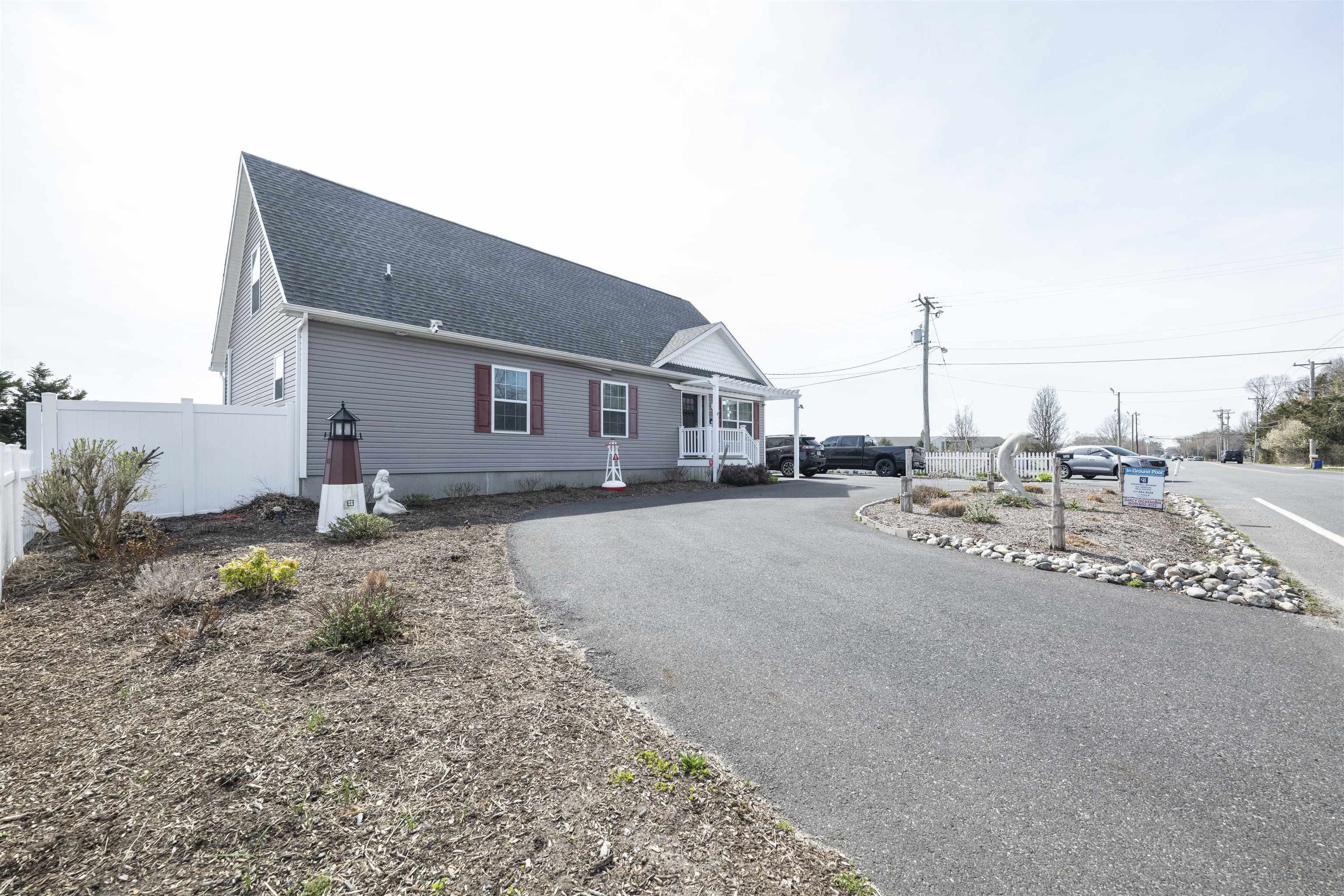 720 Town Bank Road - Picture 4