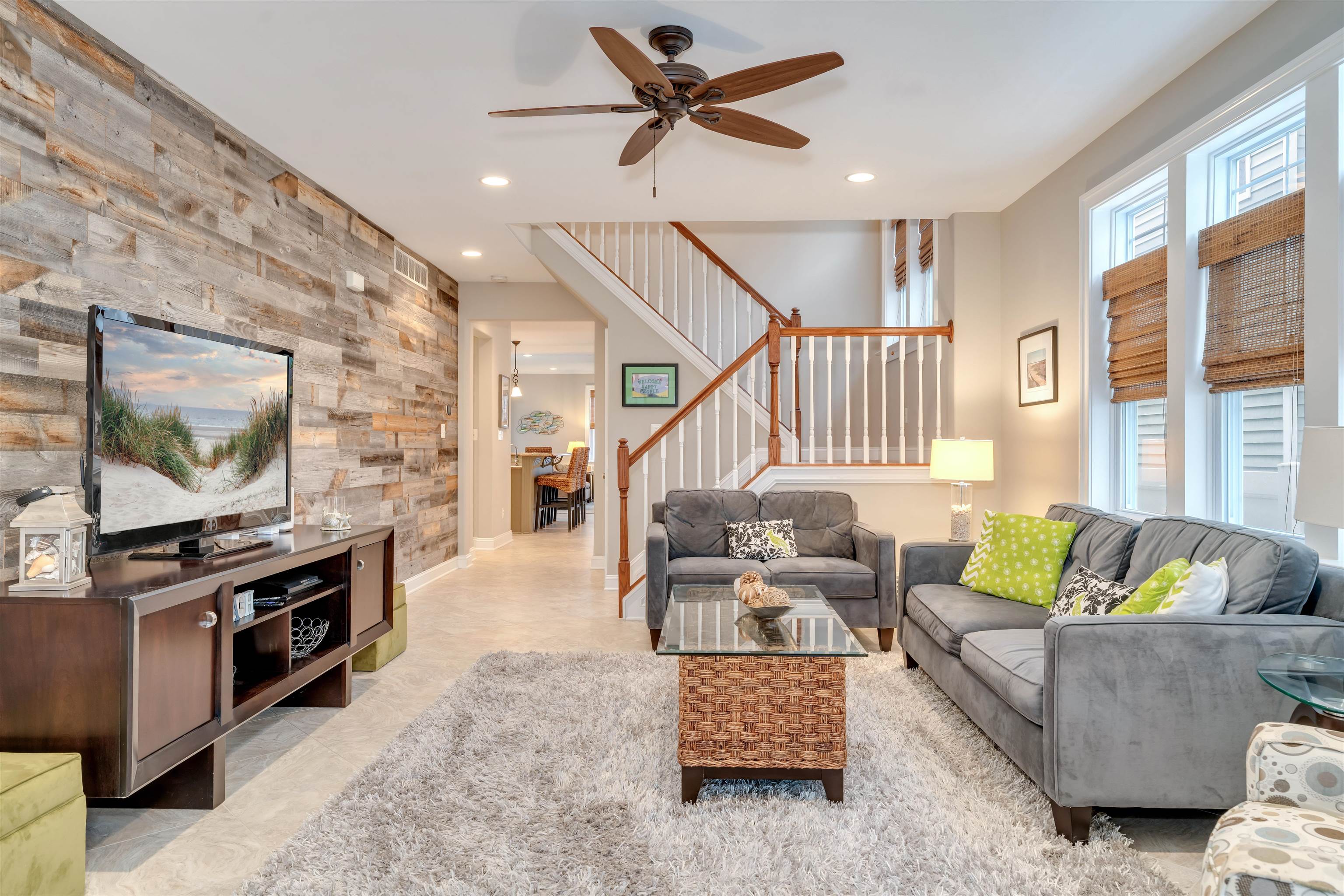 303 E Farragut Road - Picture 4