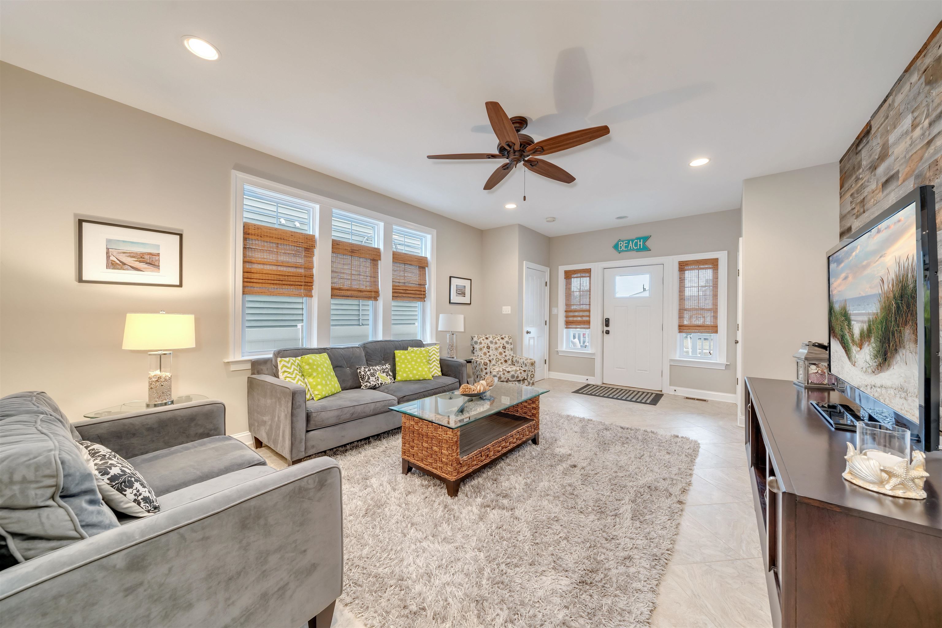 303 E Farragut Road - Picture 5