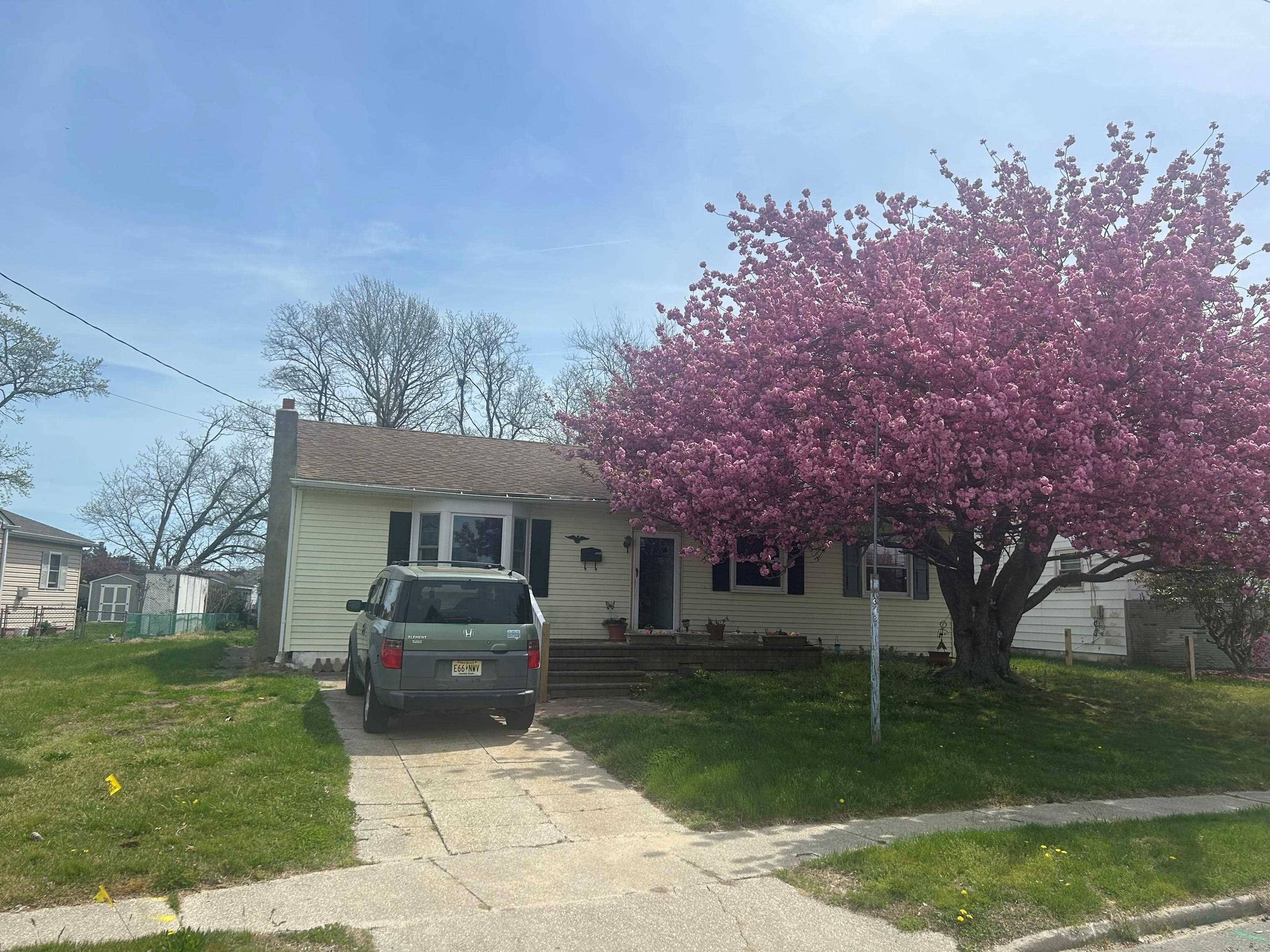 318 Linden Lane - Picture 1