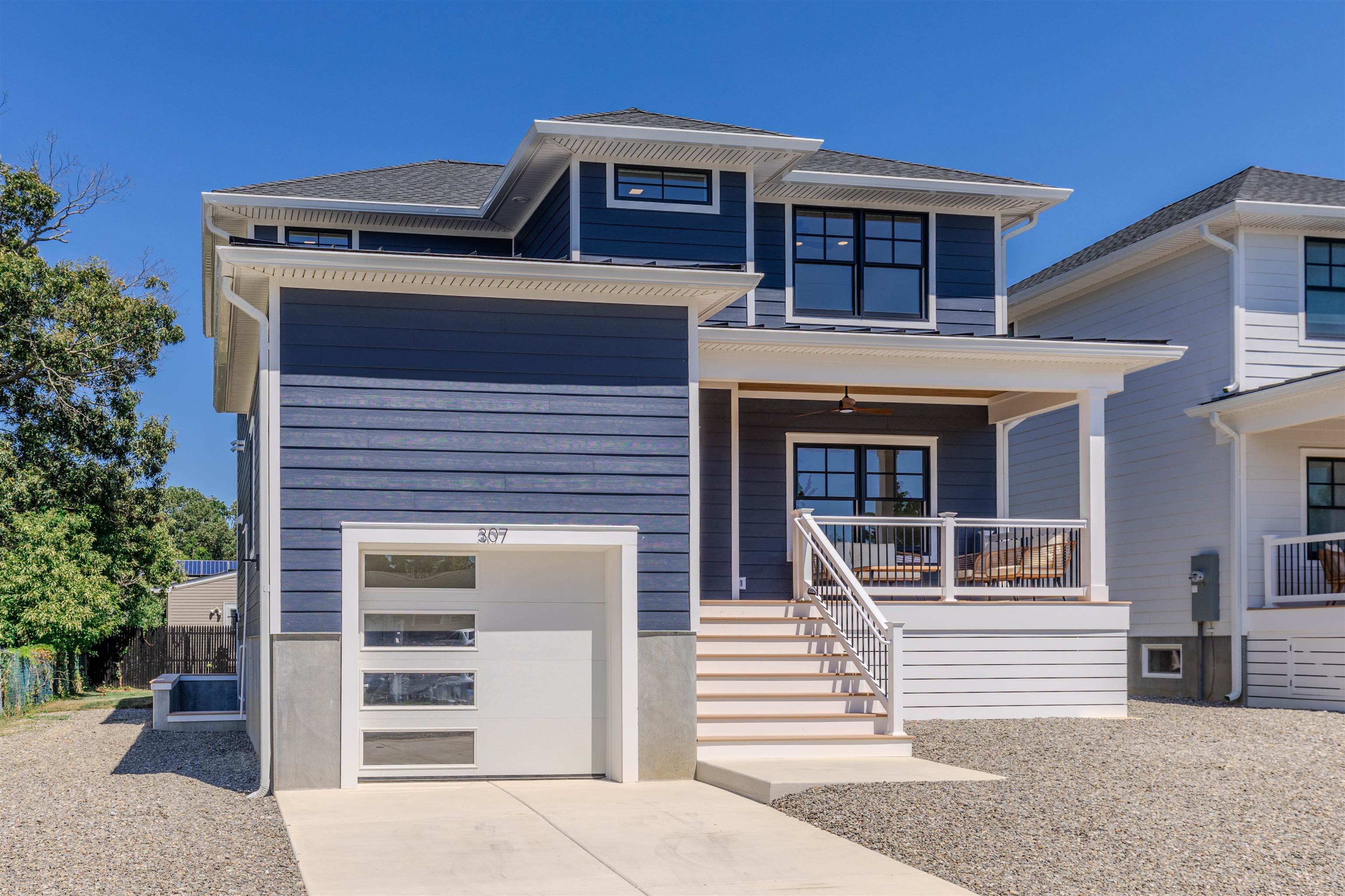  307 Oakdale Avenue - Villas