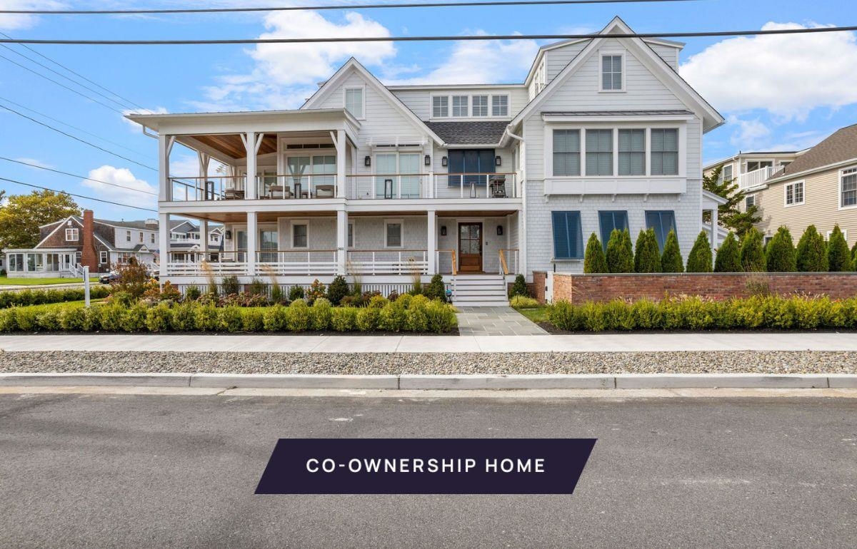  2488 Avalon Avenue - Avalon