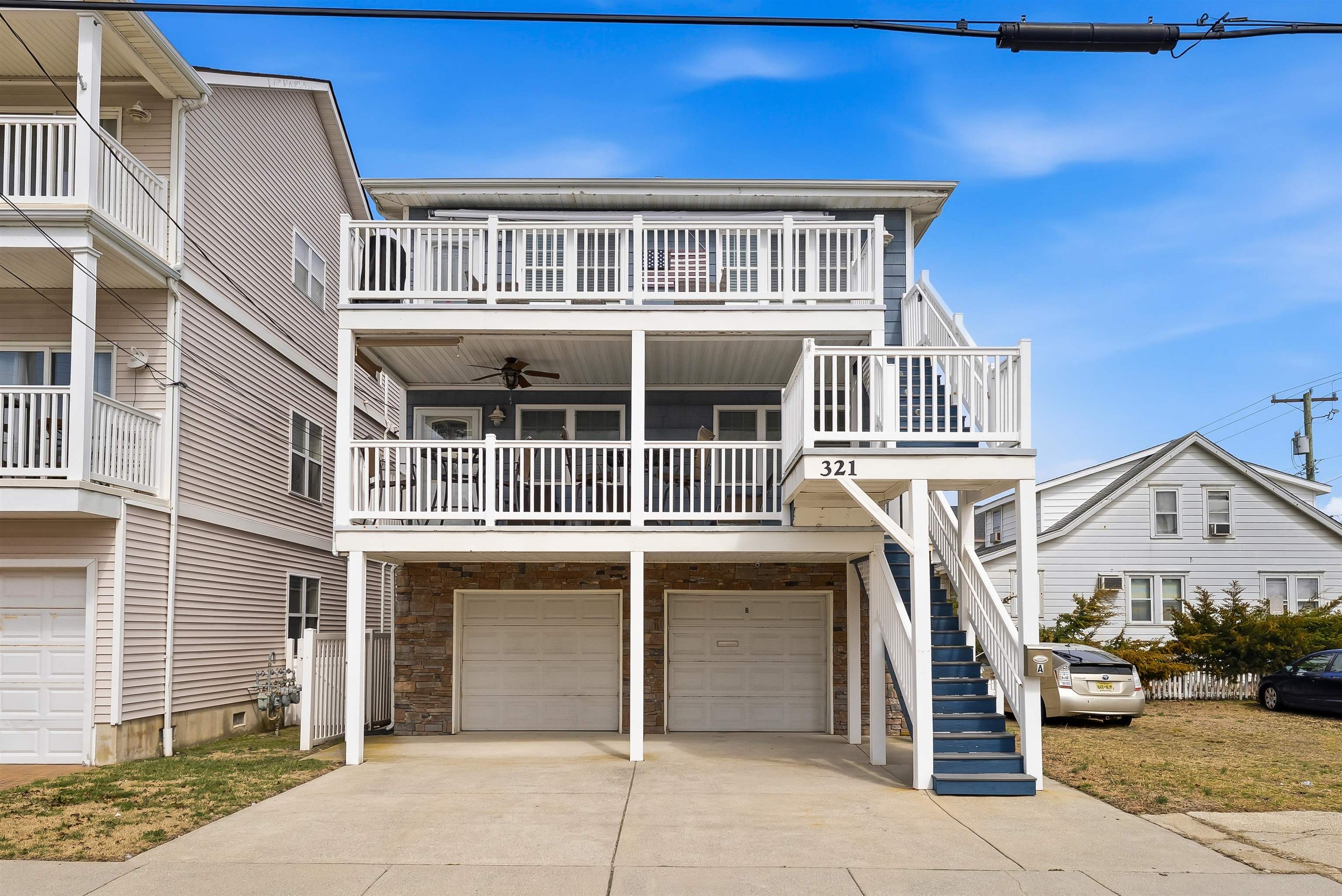 321 E Poplar Avenue