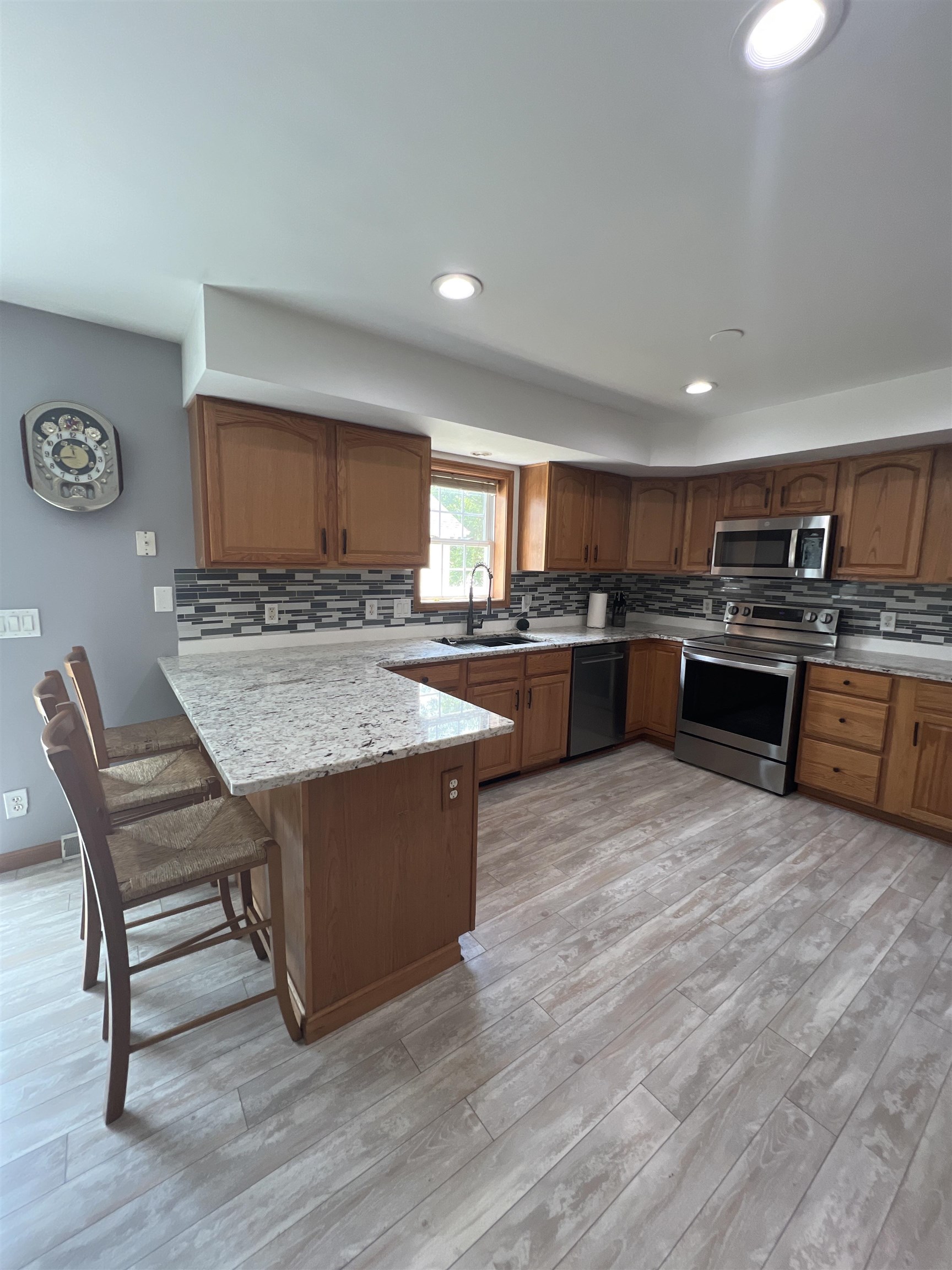 405 Millman Boulevard - Picture 2