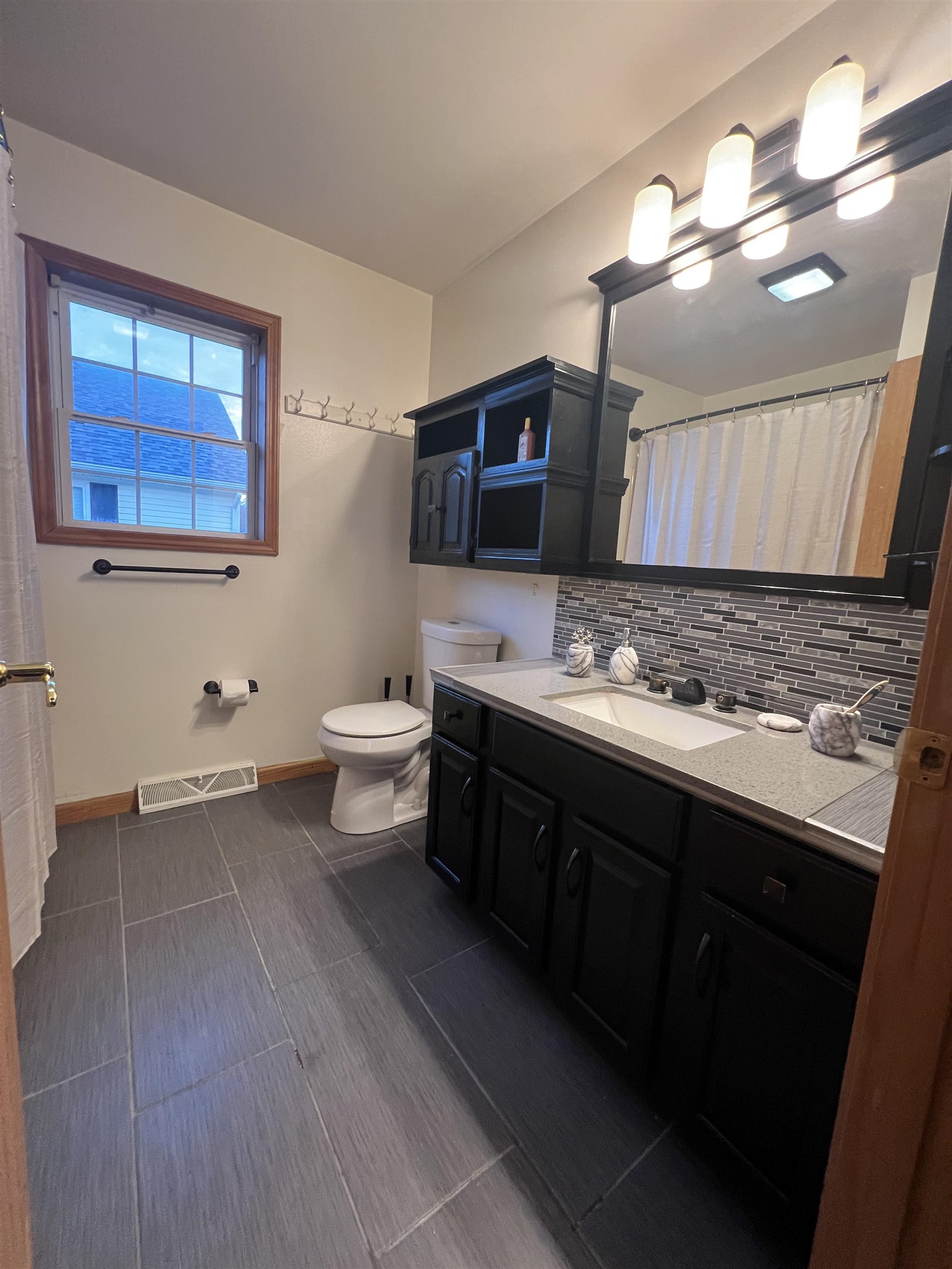 405 Millman Boulevard - Picture 5