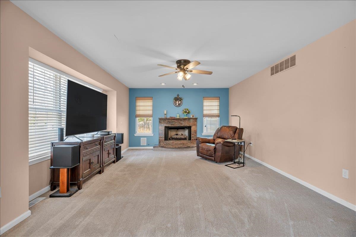 6 Hilltop Drive - Picture 3