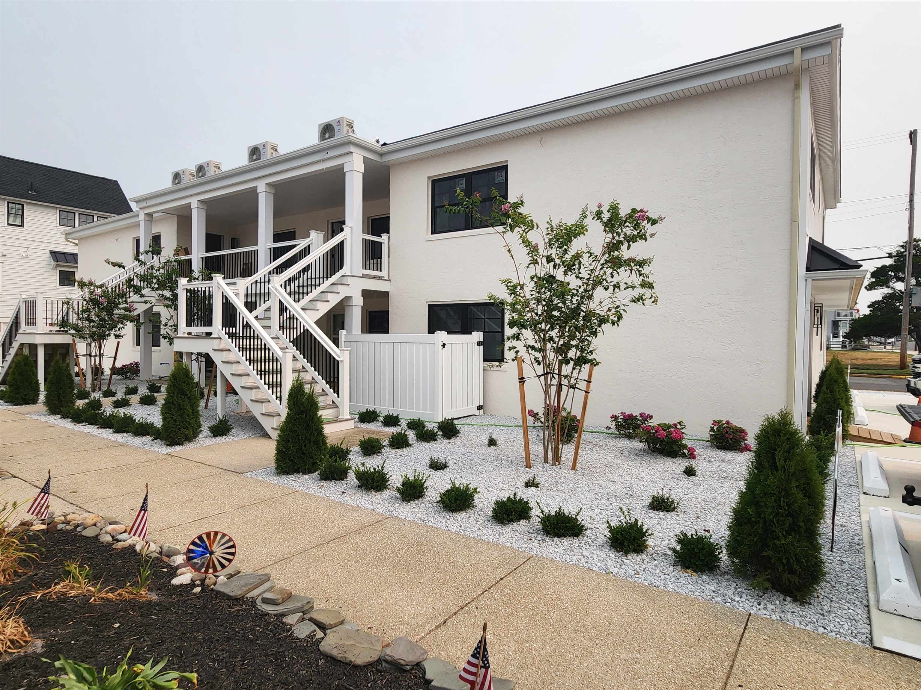 9301 Third Avenue - Picture 1