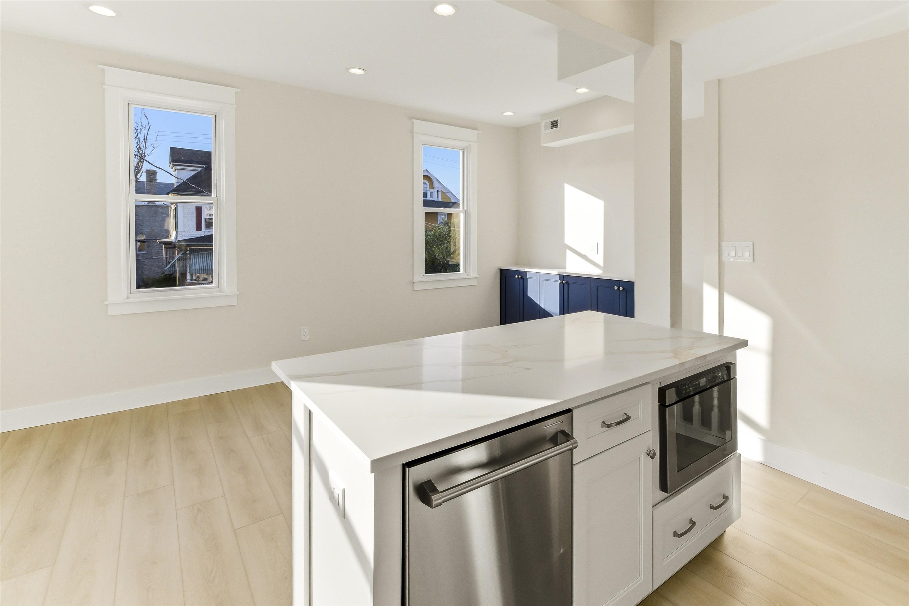 735 Wesley Avenue - Picture 11