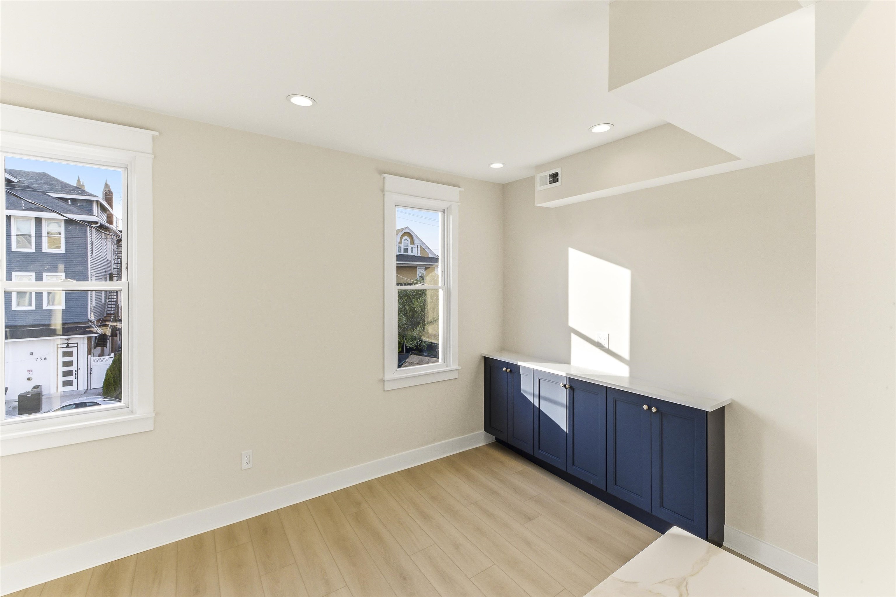 735 Wesley Avenue - Picture 15