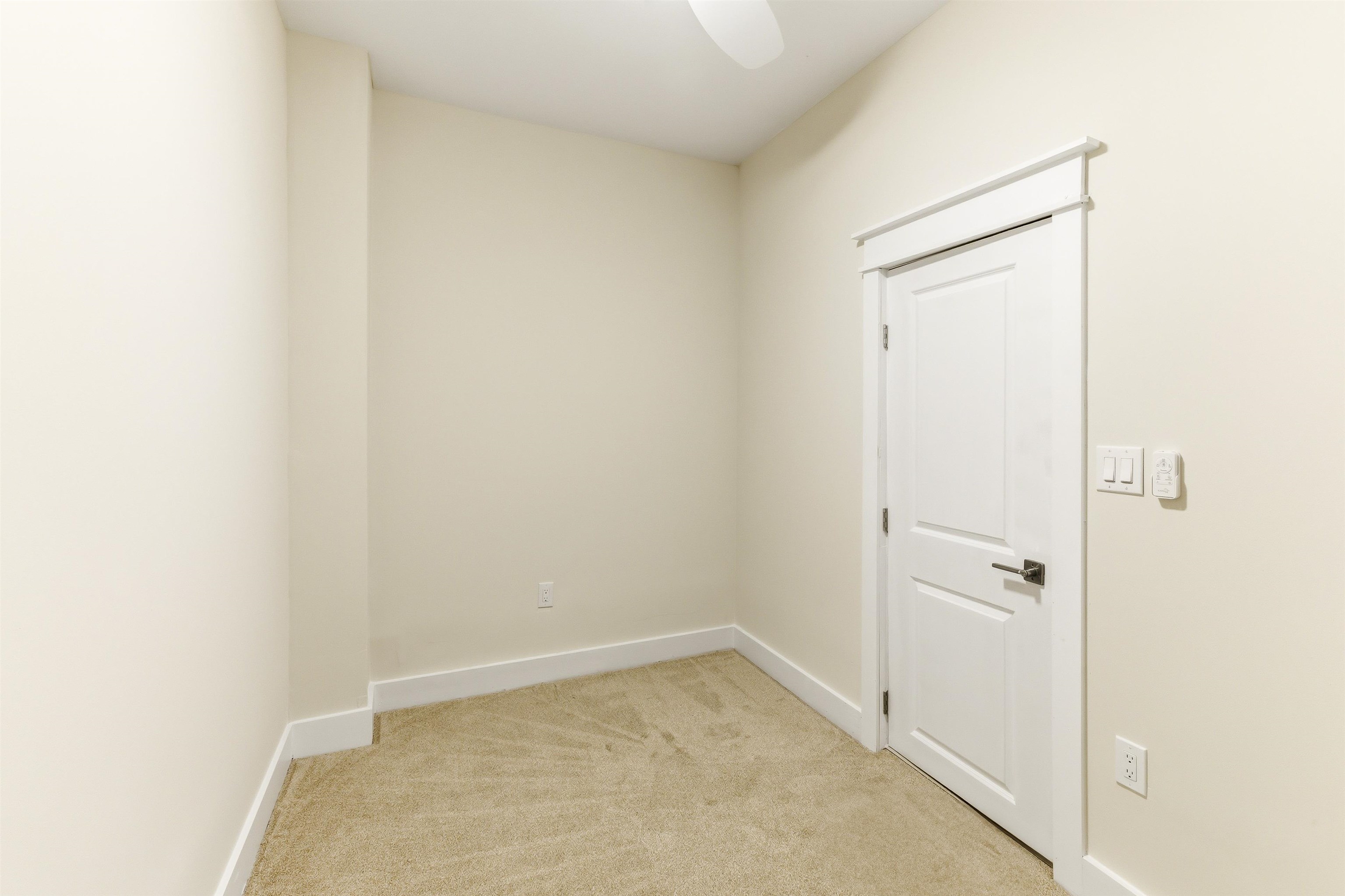 735 Wesley Avenue - Picture 17