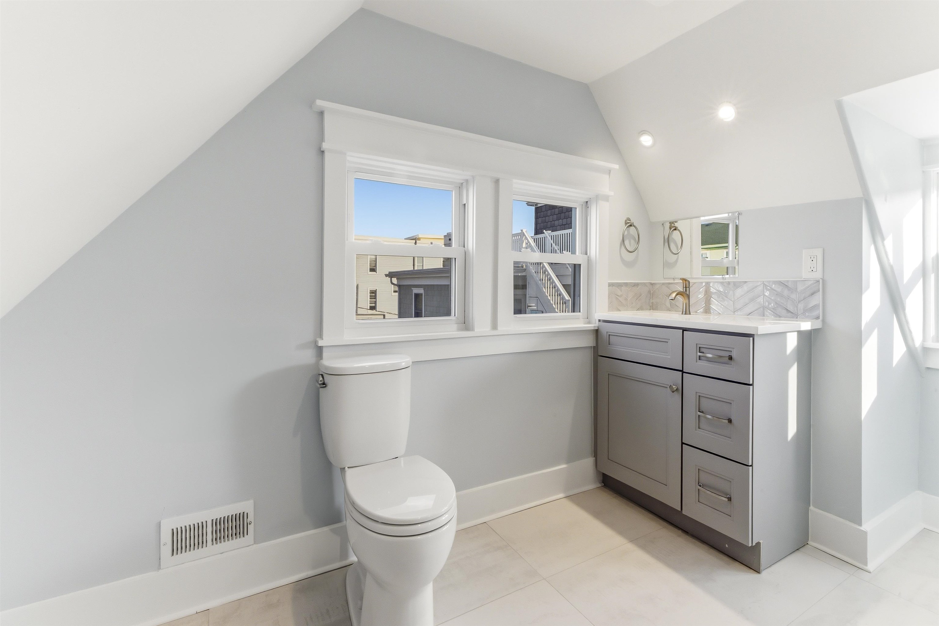 735 Wesley Avenue - Picture 25