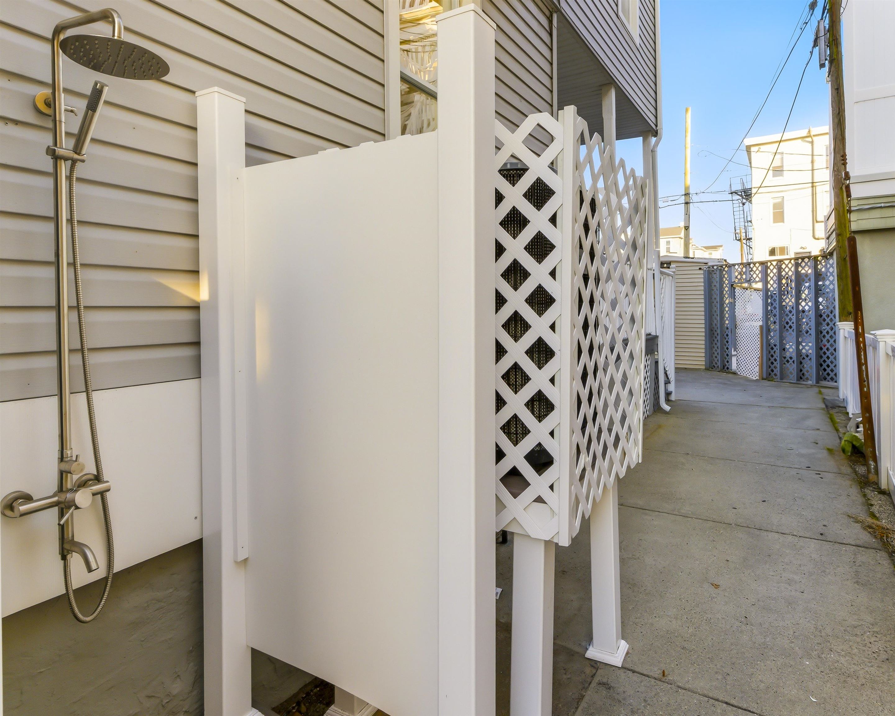 735 Wesley Avenue - Picture 29