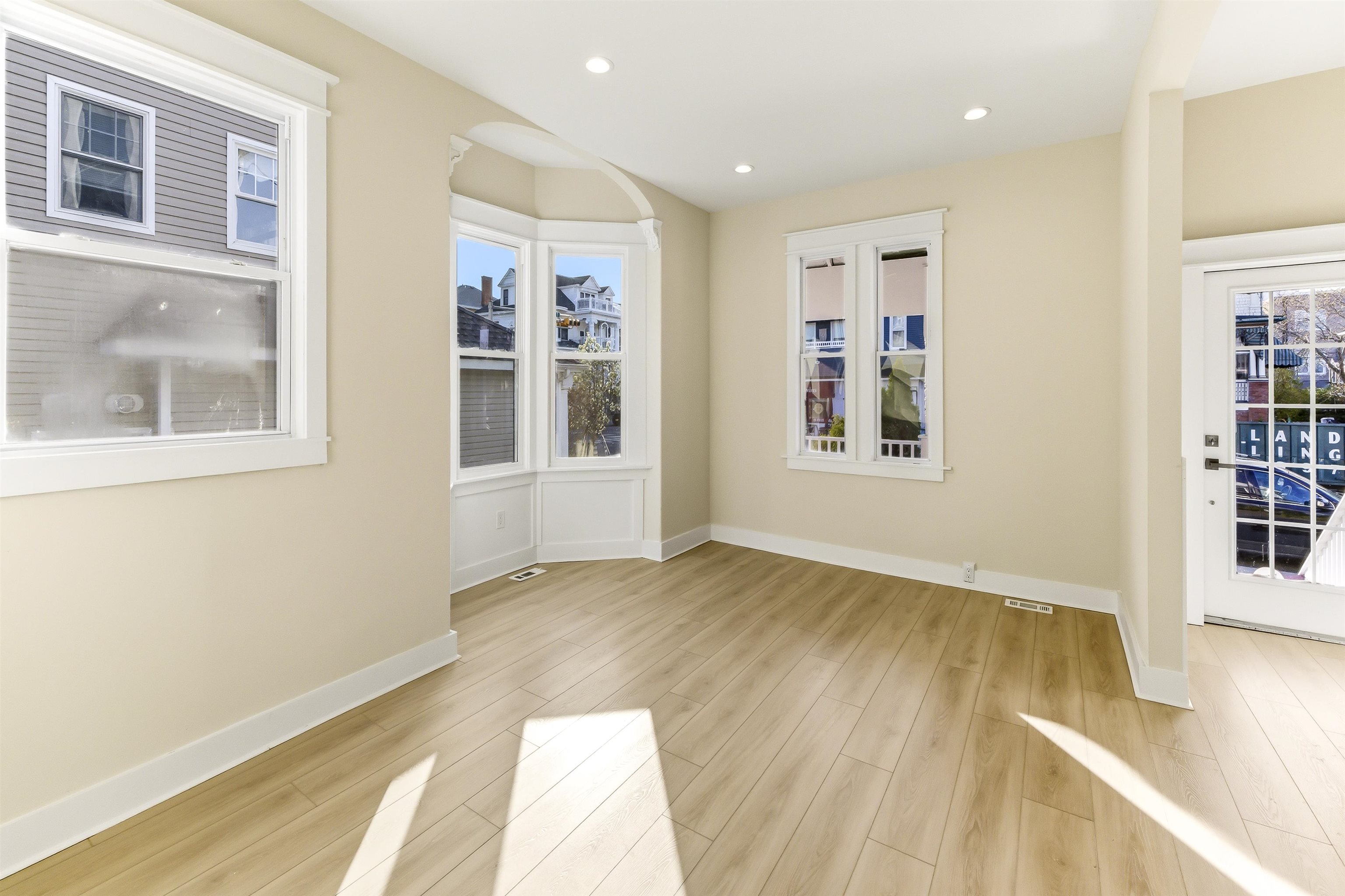 735 Wesley Avenue - Picture 6