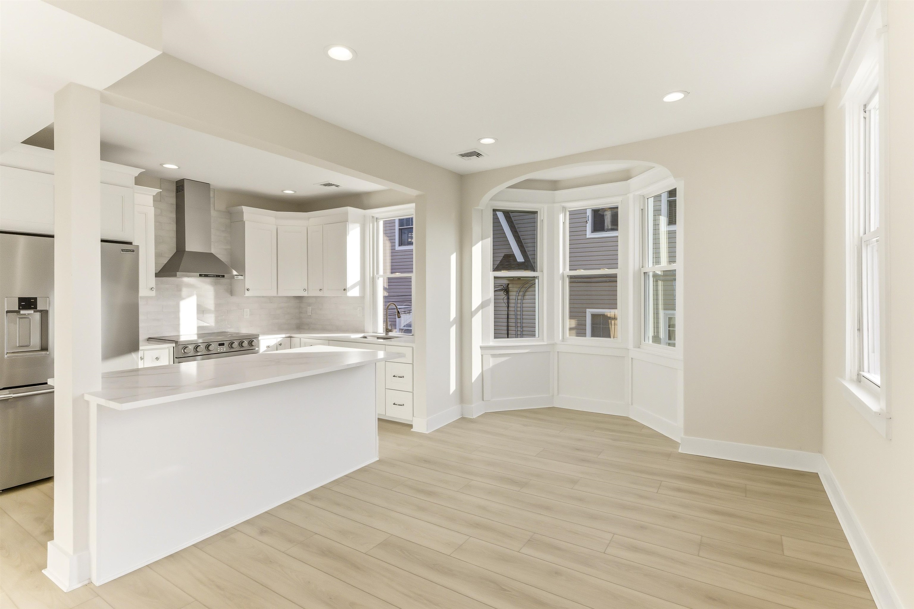 735 Wesley Avenue - Picture 9