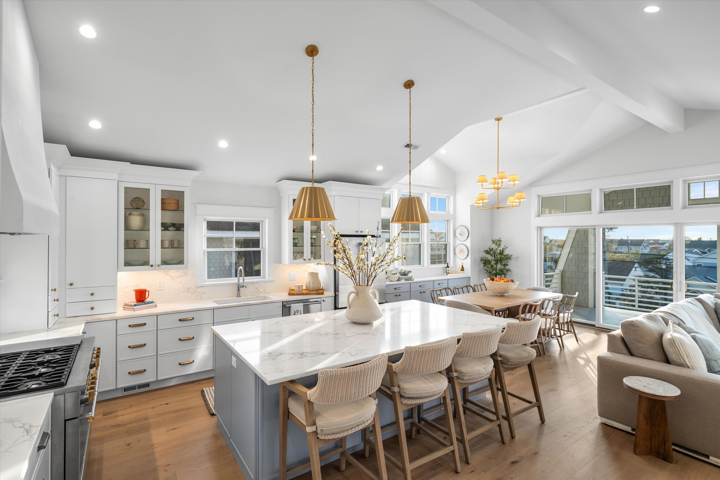 911 Surf Avenue - Picture 10