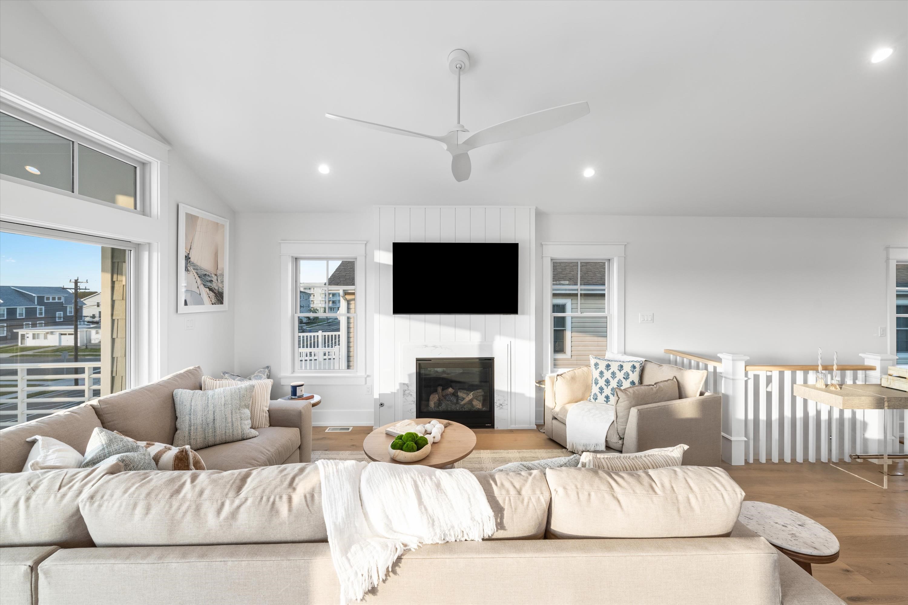 911 Surf Avenue - Picture 15