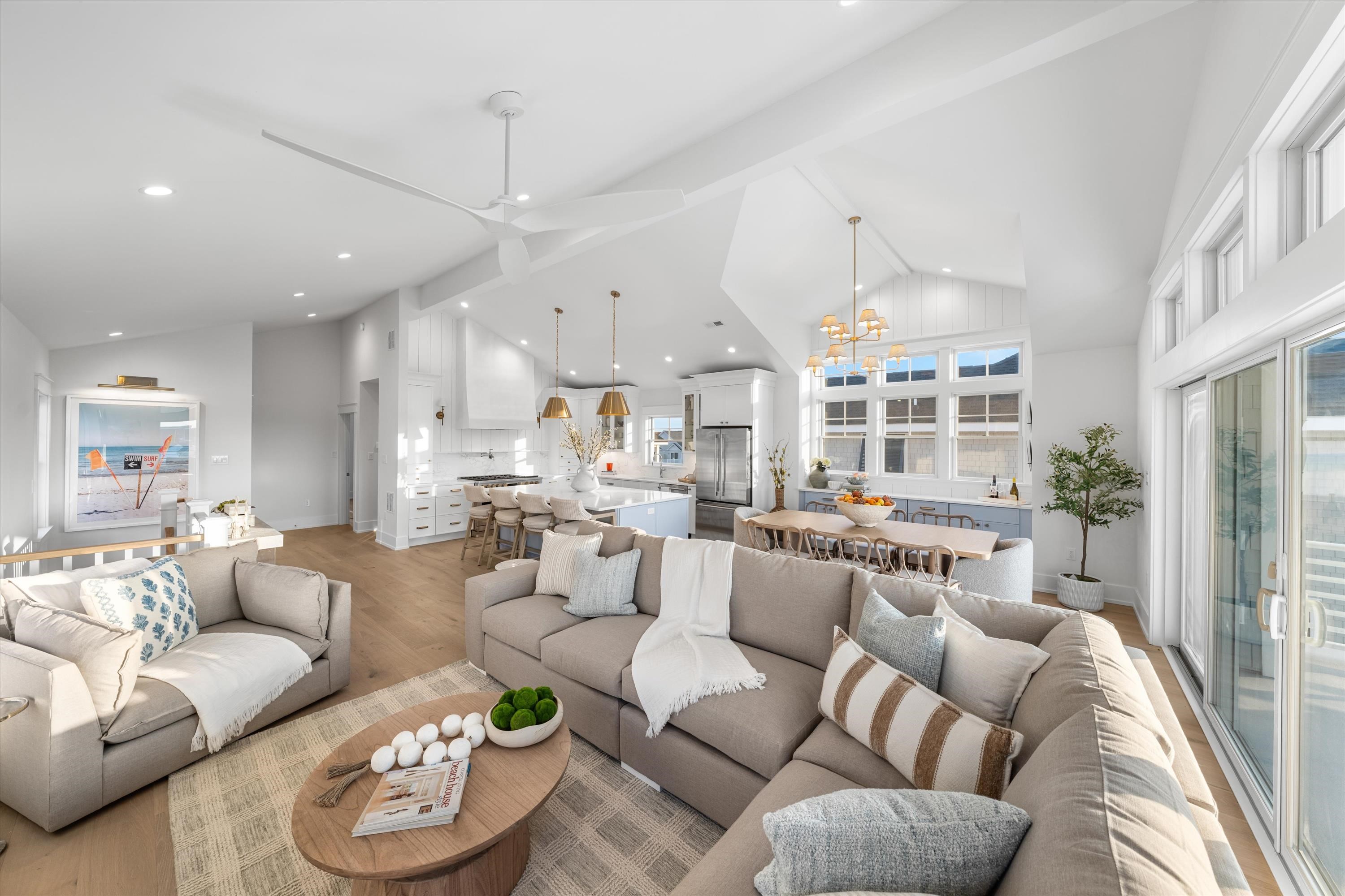 911 Surf Avenue - Picture 20