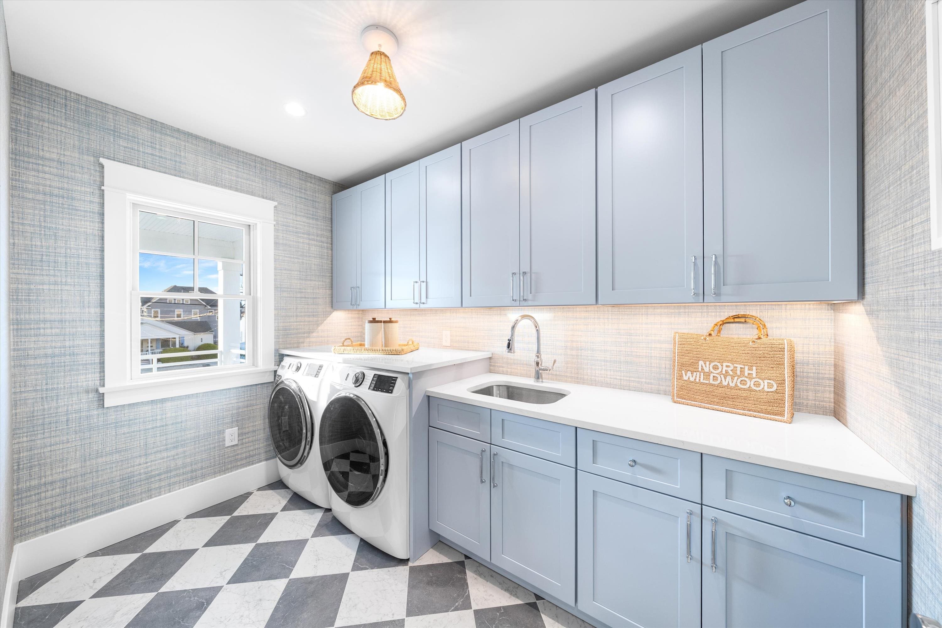 911 Surf Avenue - Picture 26