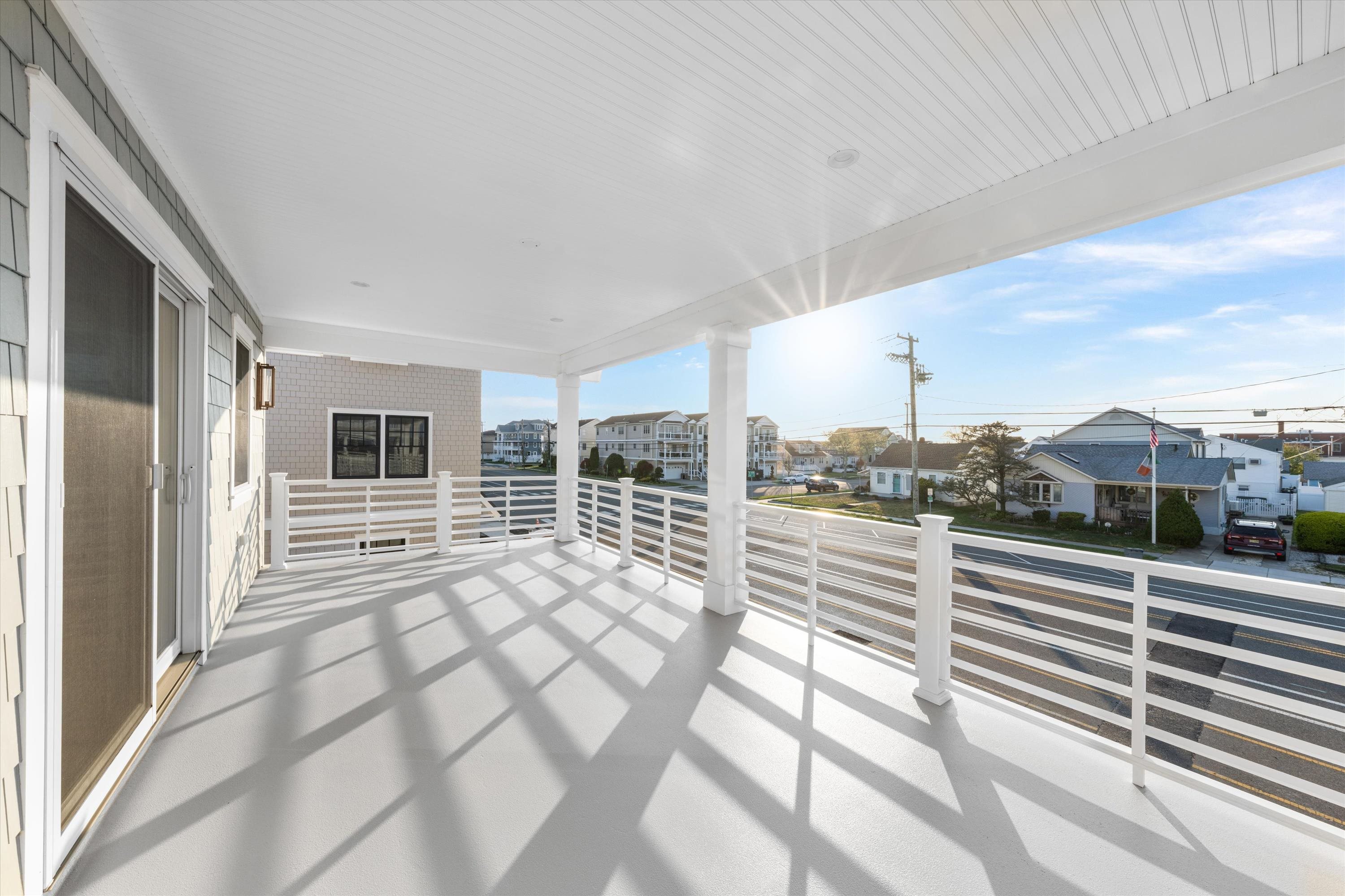 911 Surf Avenue - Picture 28